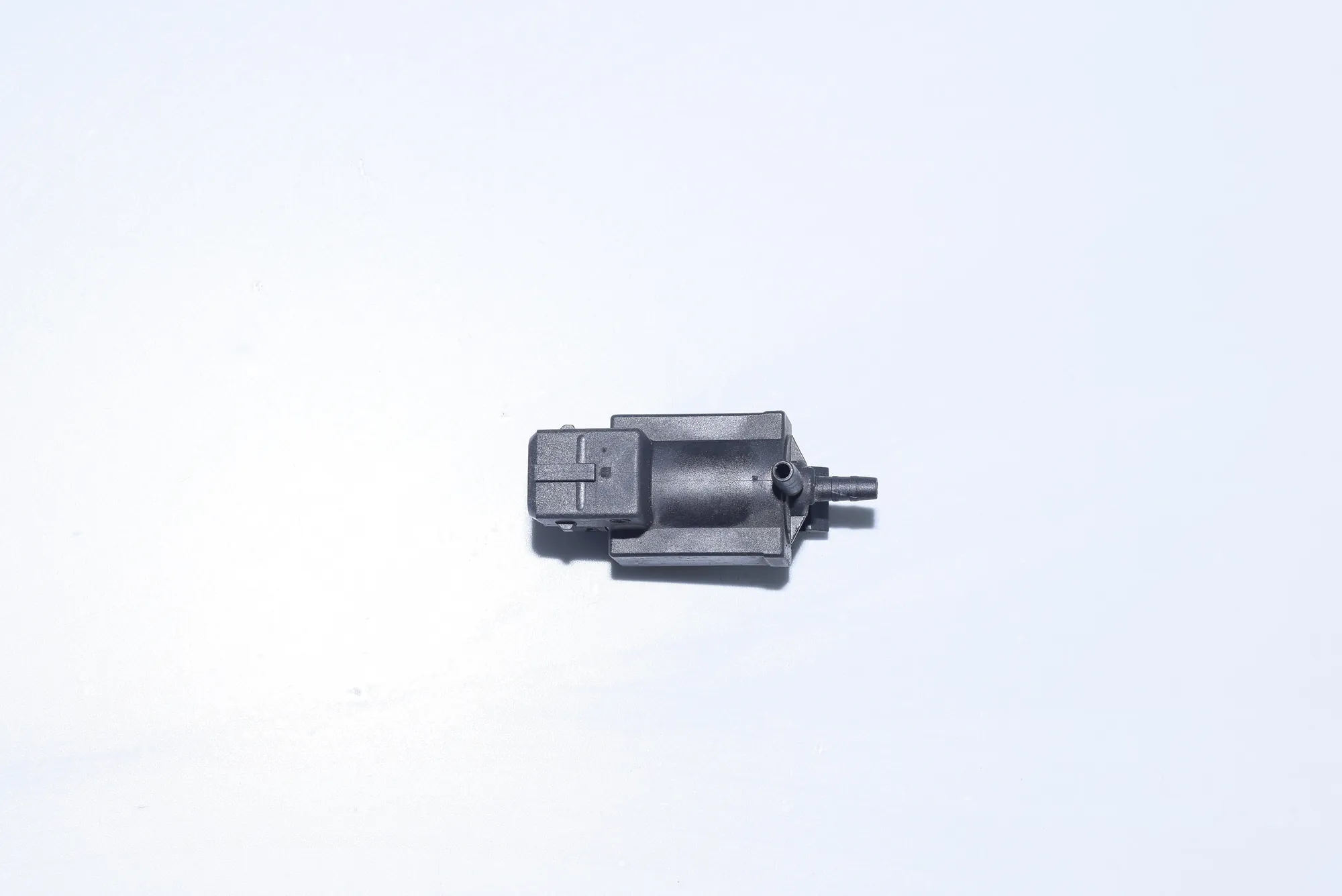 Solenoid Valve – OEM 1742712 · BMW 5 Touring (E39) 530 d 1998 – 2