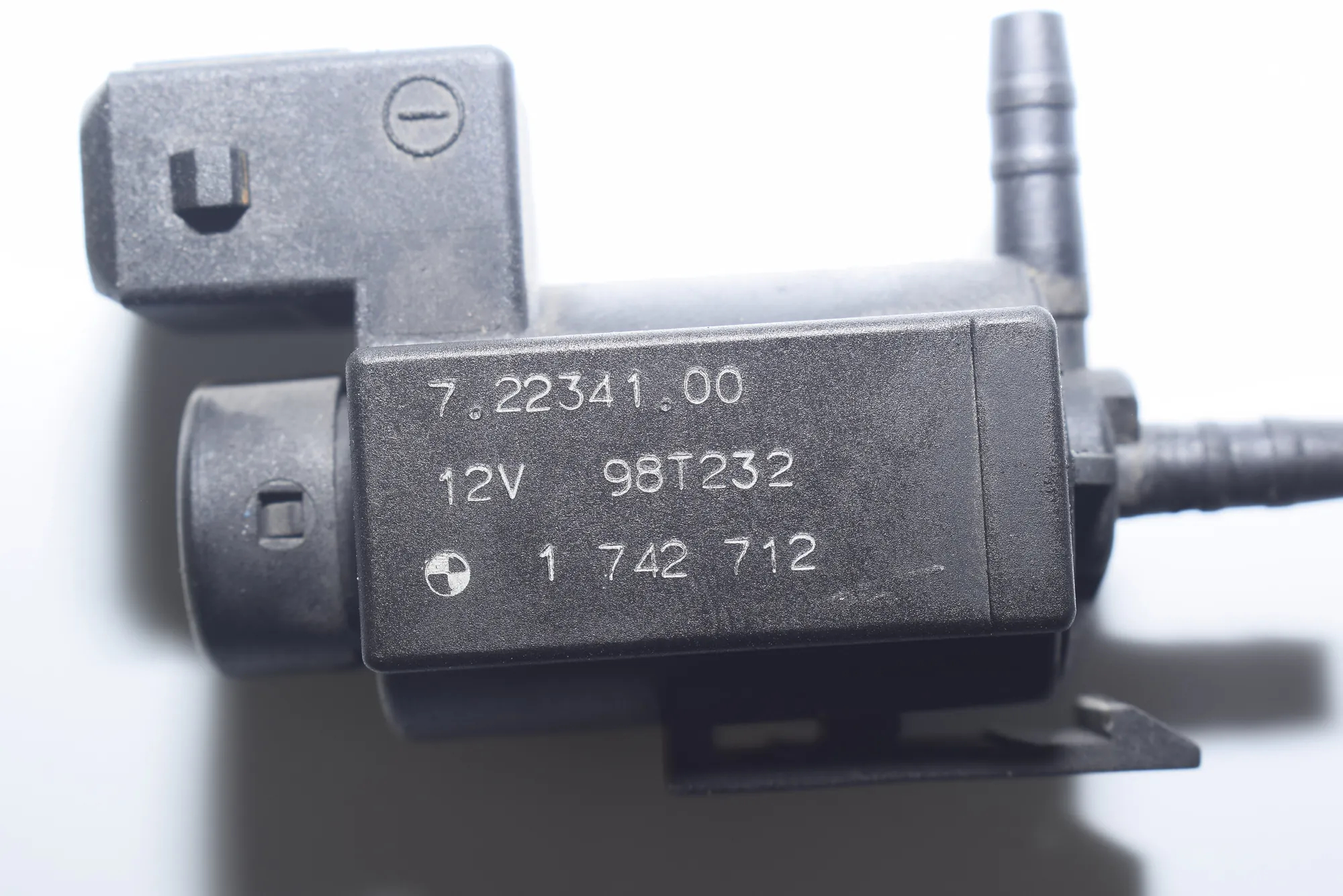 Solenoid Valve – OEM 1742712 · BMW 5 Touring (E39) 530 d 1998 – 7