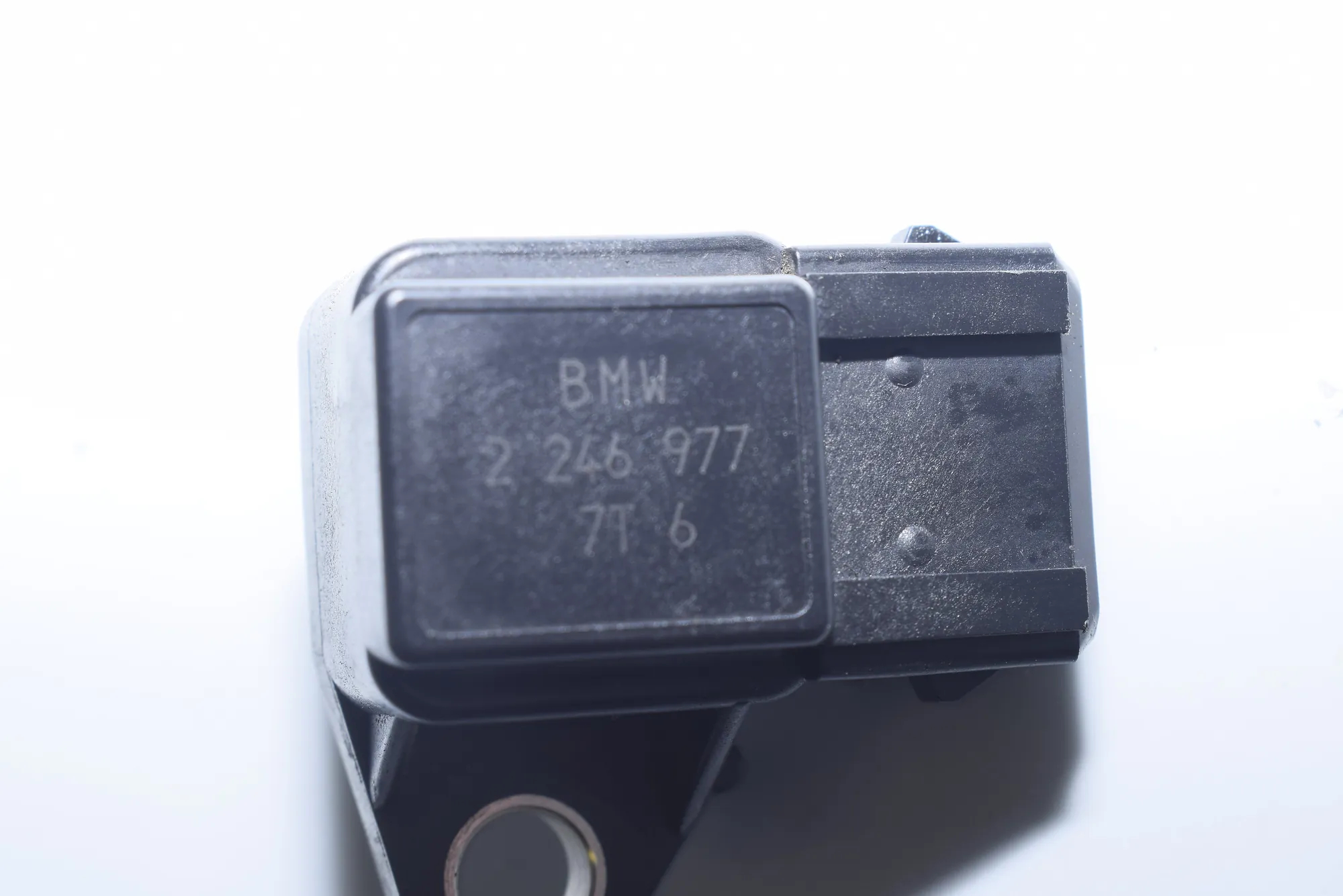 Intake Manifold Pressure Sensor – OEM 2246977 · BMW 5 Touring (E39) 530 d 1998 – 6
