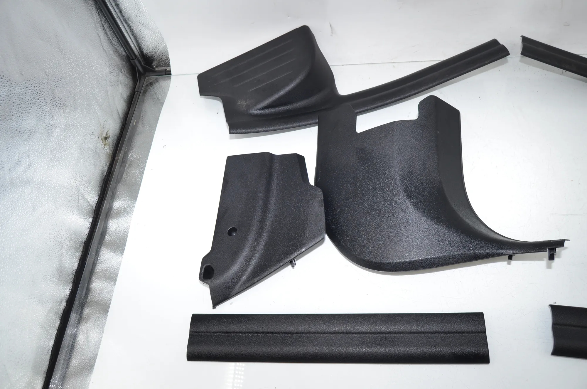 Front Right Interior Step Trim – OEM 7298814 · BMW 2 Gran Tourer (F46) 216 i 2018 – 2