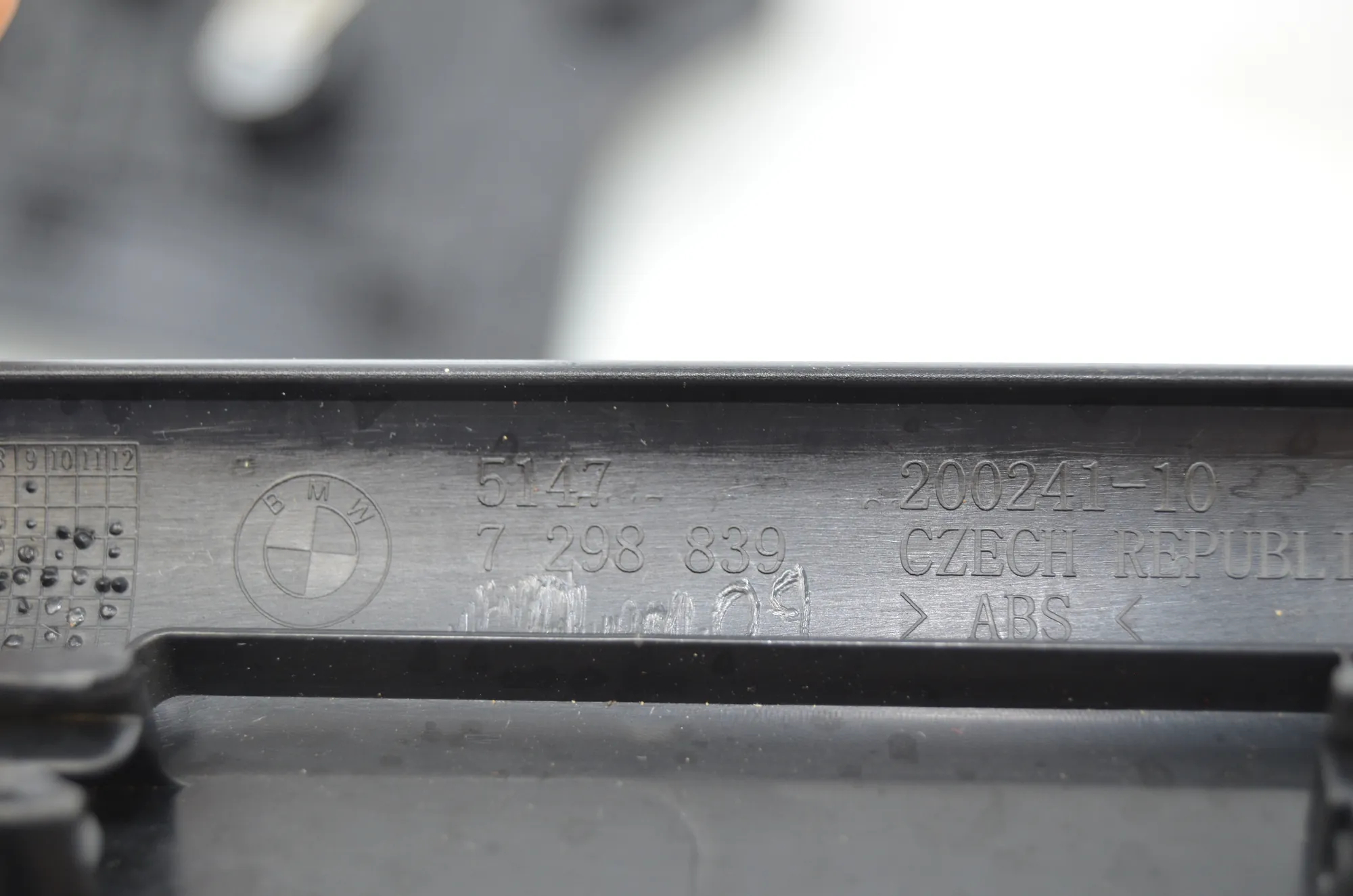 Front Right Interior Step Trim – OEM 7298814 · BMW 2 Gran Tourer (F46) 216 i 2018 – 8