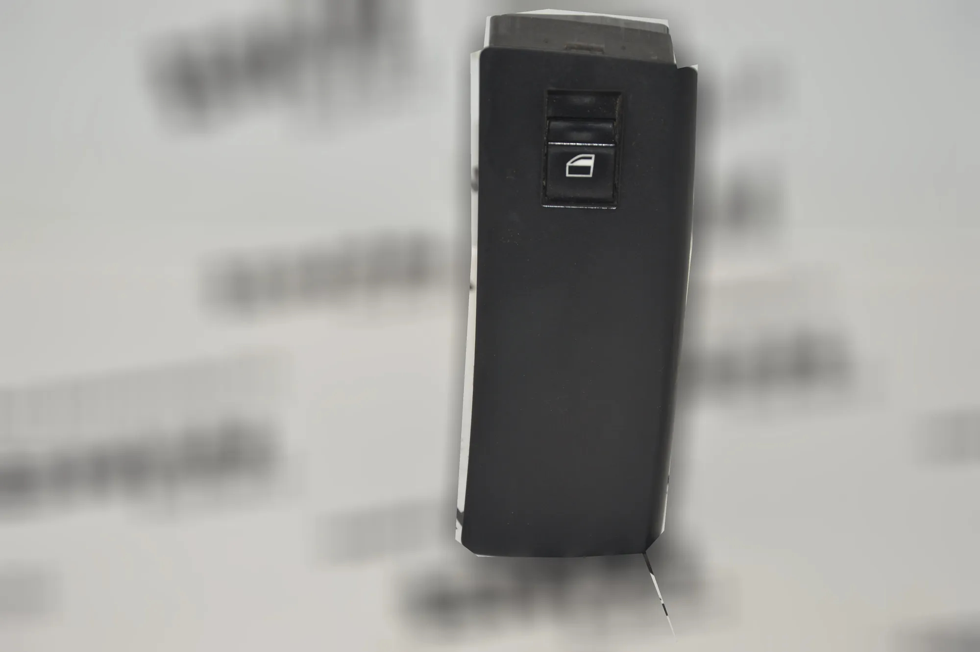 Front Left Door Window Switch – OEM 6925700 · BMW X5 (E53) 3.0 d 2003