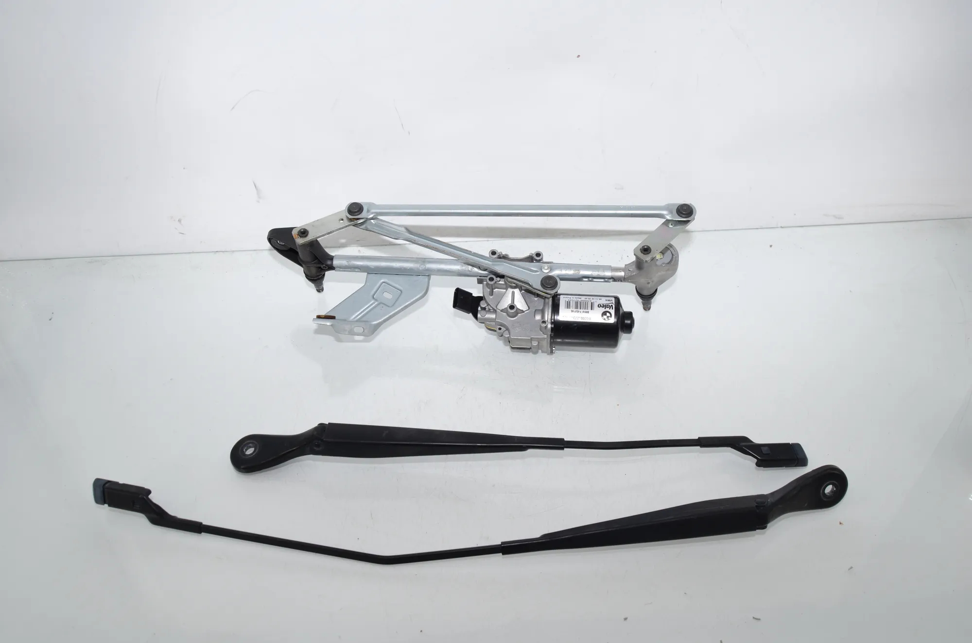 Front Windshield Wiper Mechanism – OEM 7301043 · BMW 2 Gran Tourer (F46) 216 i 2018