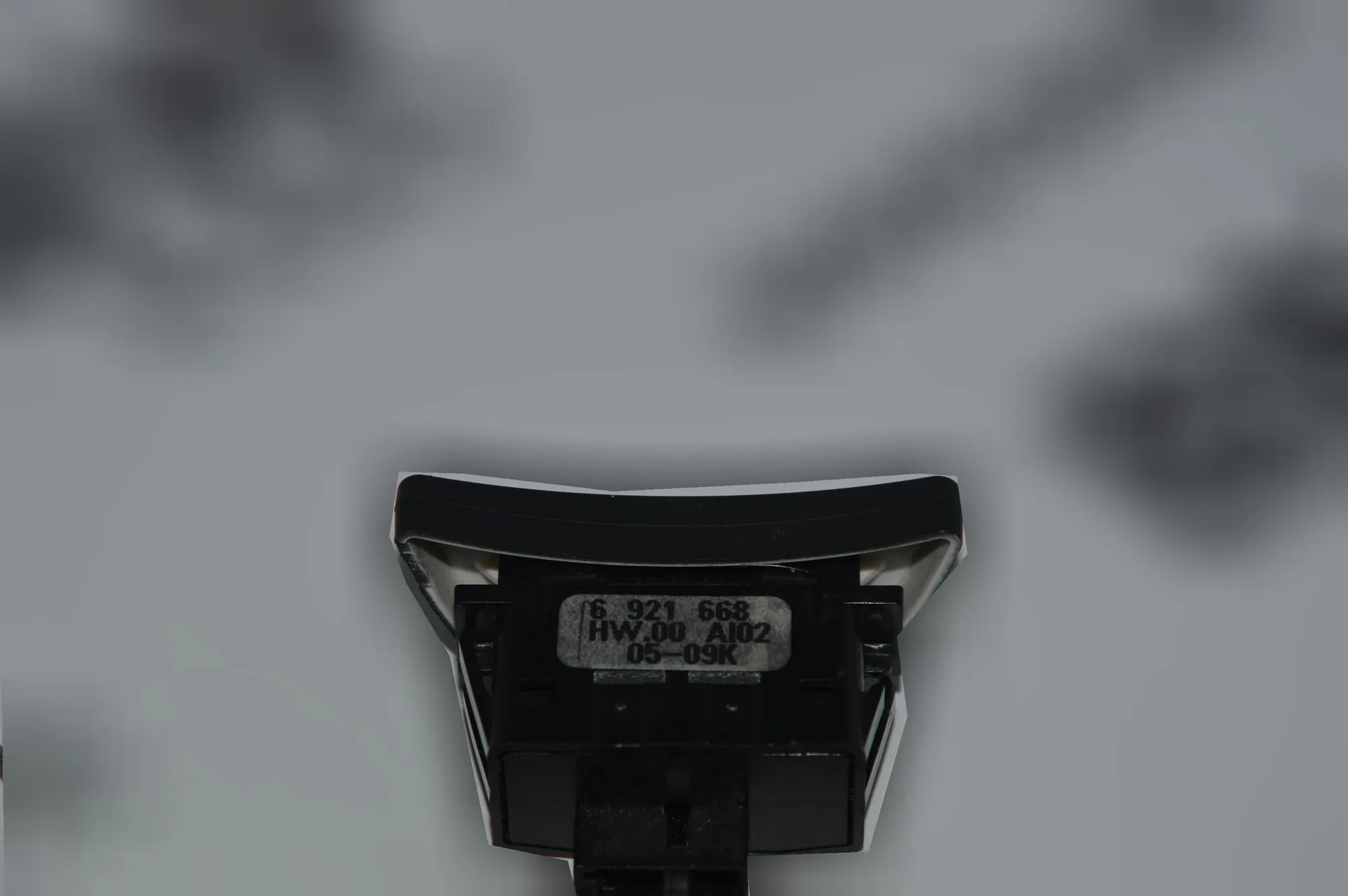 Other Control Units – OEM 6921668 · BMW 5 (E60) BMW 5 (E60) 2005 – 3