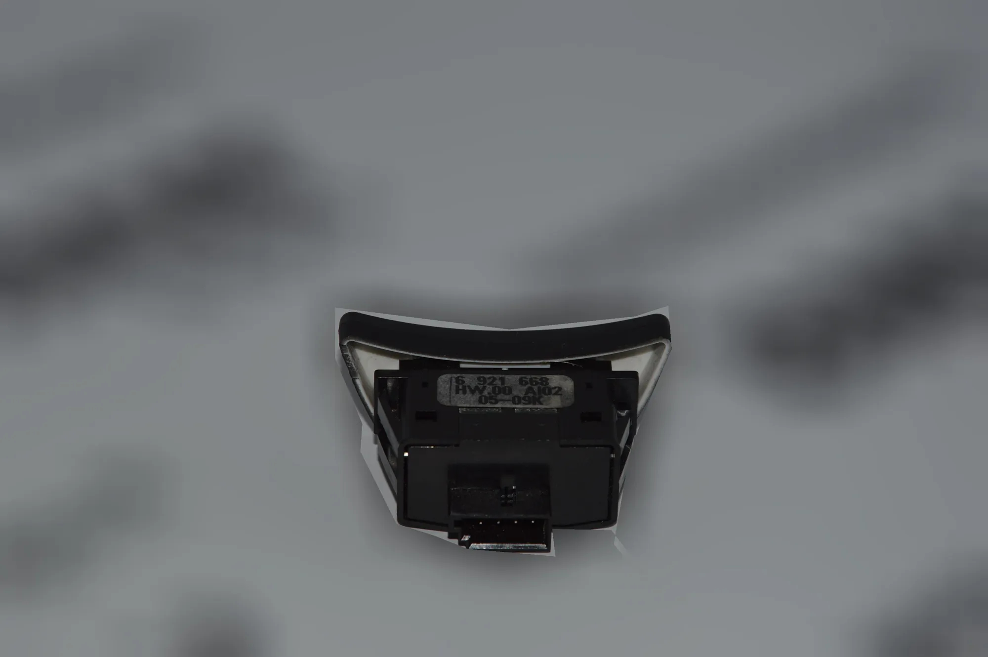 Other Control Units – OEM 6921668 · BMW 5 (E60) BMW 5 (E60) 2005