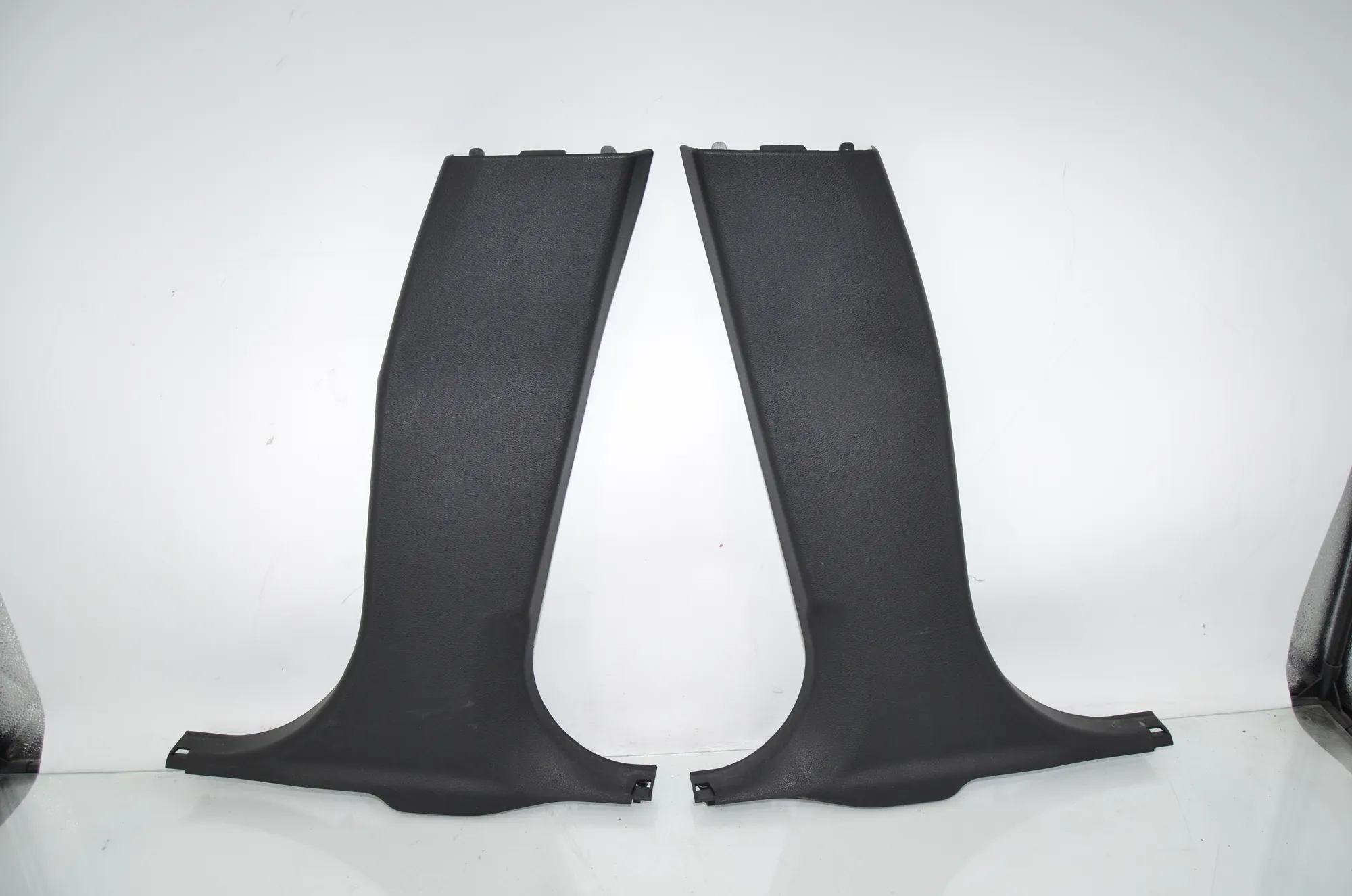 Left Side B Pillar Trim – OEM 7302433 · BMW 2 Gran Tourer (F46) 216 i 2018