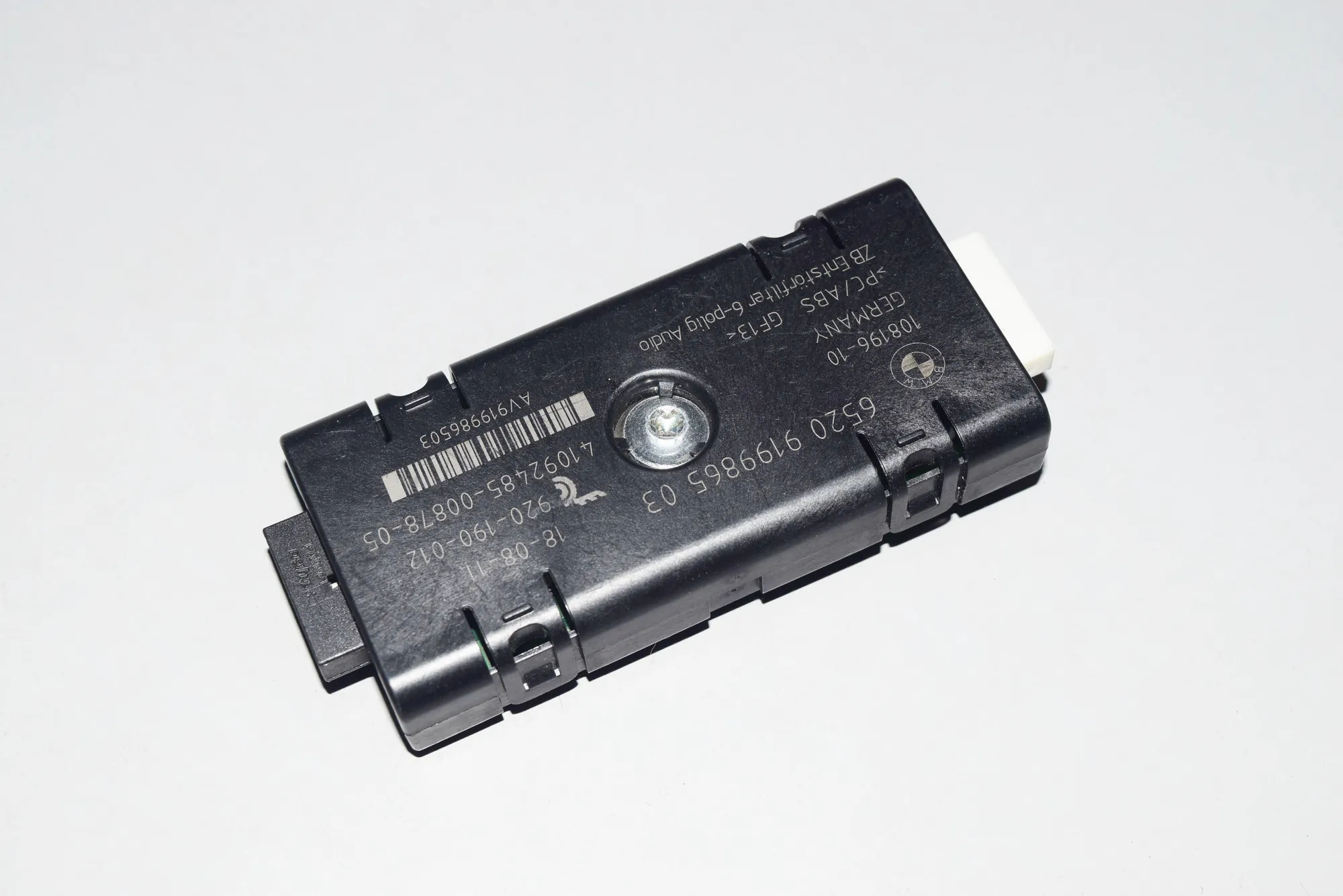 Antenna Amplifier – OEM 9199865 · BMW 5 Touring (F11) BMW 5 Touring (F11) 518 d 2011