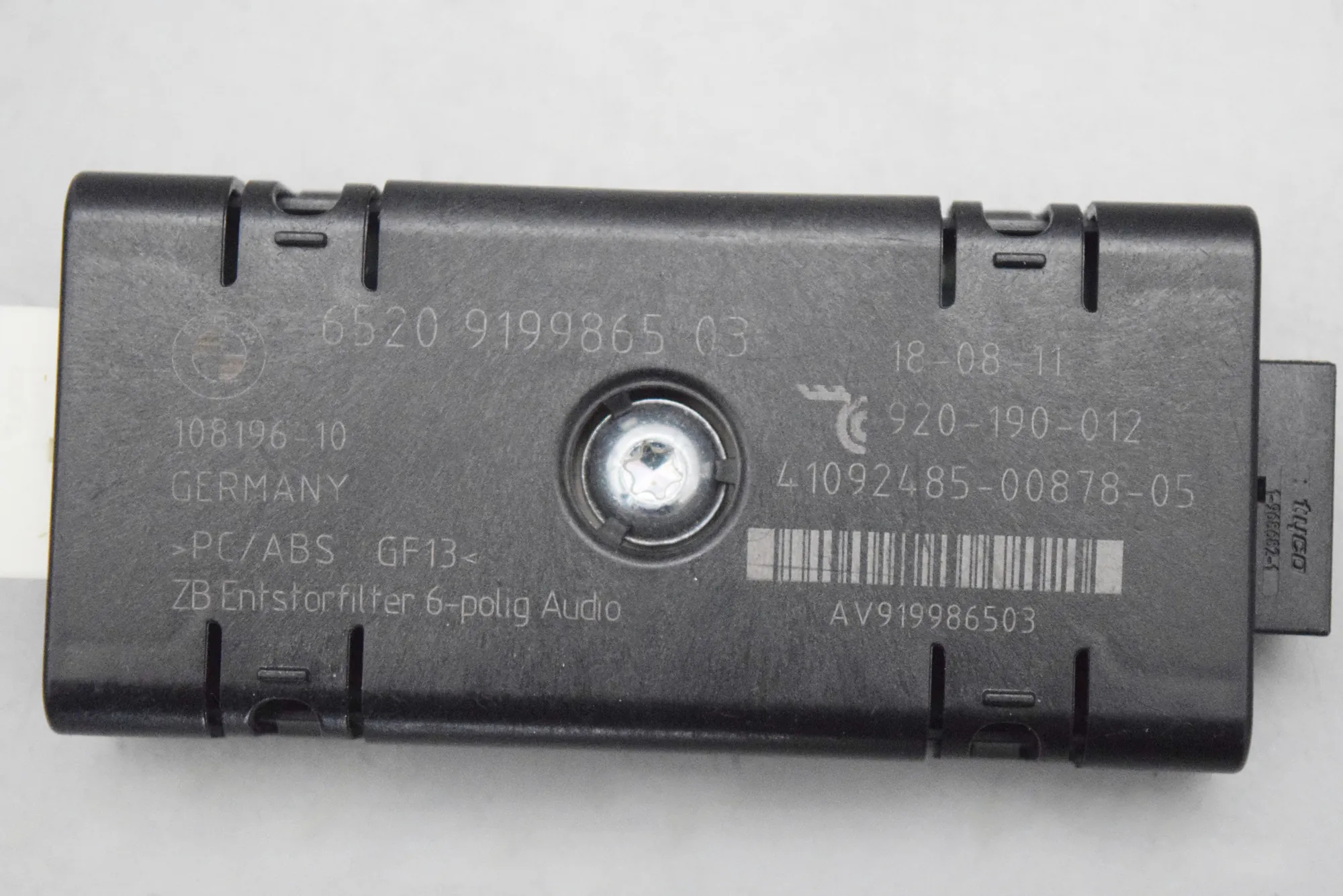Antenna Amplifier – OEM 9199865 · BMW 5 Touring (F11) BMW 5 Touring (F11) 518 d 2011 – 4