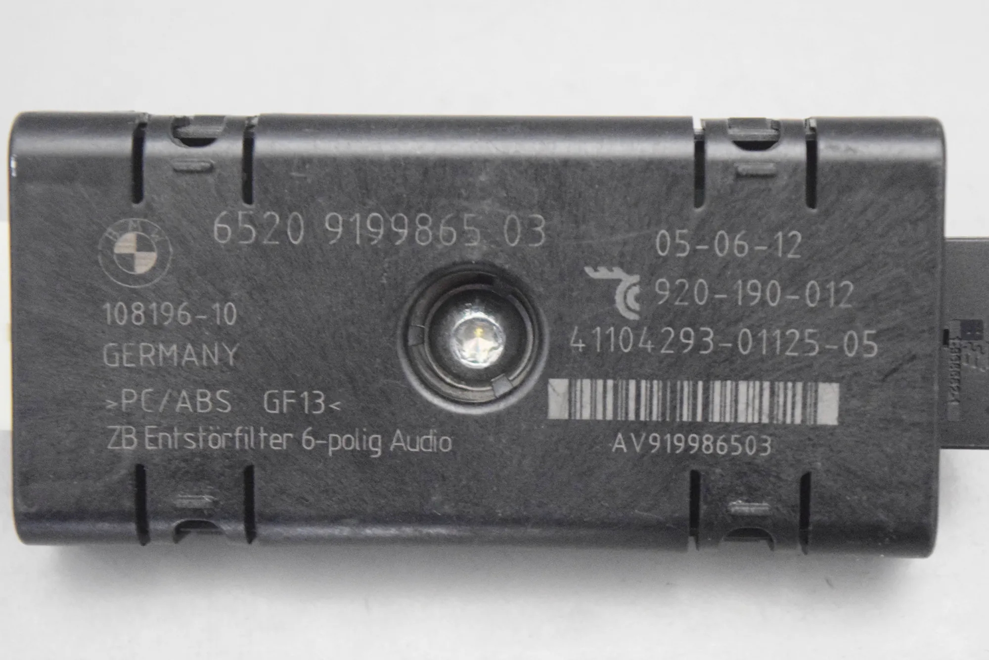 Antenna Amplifier – OEM 9199865 · BMW 5 Touring (F11) BMW 5 Touring (F11) 518 d 2011 – 4