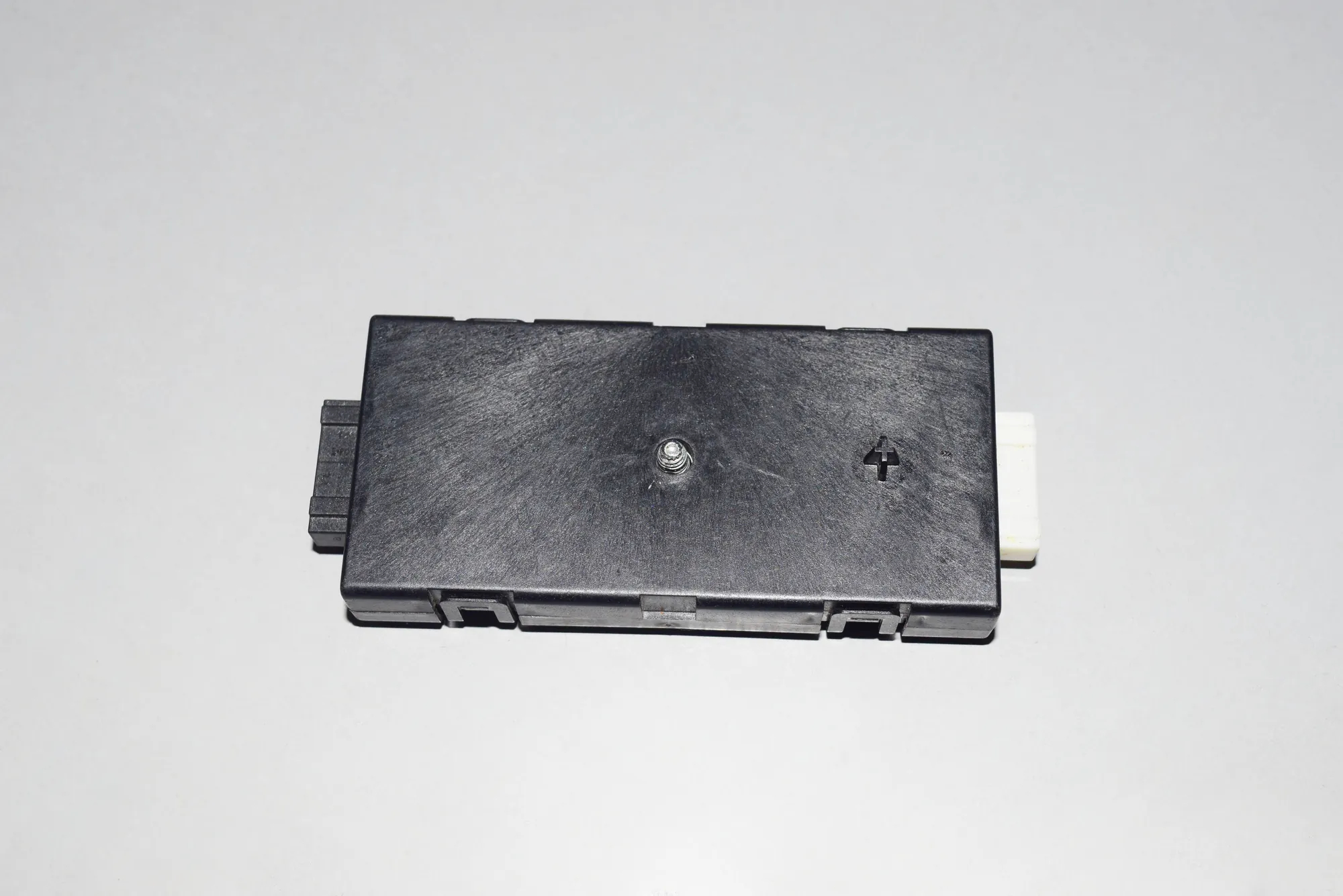 Antenna Amplifier – OEM 9199865 · BMW 5 Touring (F11) BMW 5 Touring (F11) 518 d 2011 – 3