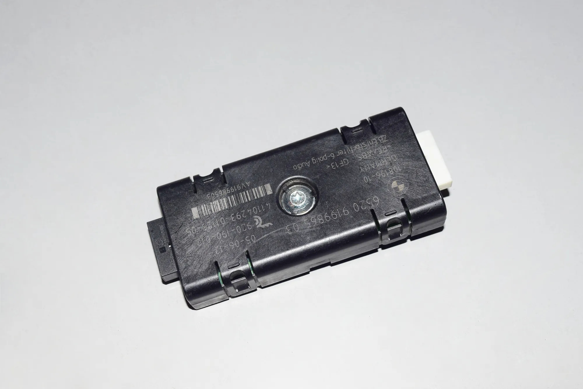 Antenna Amplifier – OEM 9199865 · BMW 5 Touring (F11) BMW 5 Touring (F11) 518 d 2011 – 2