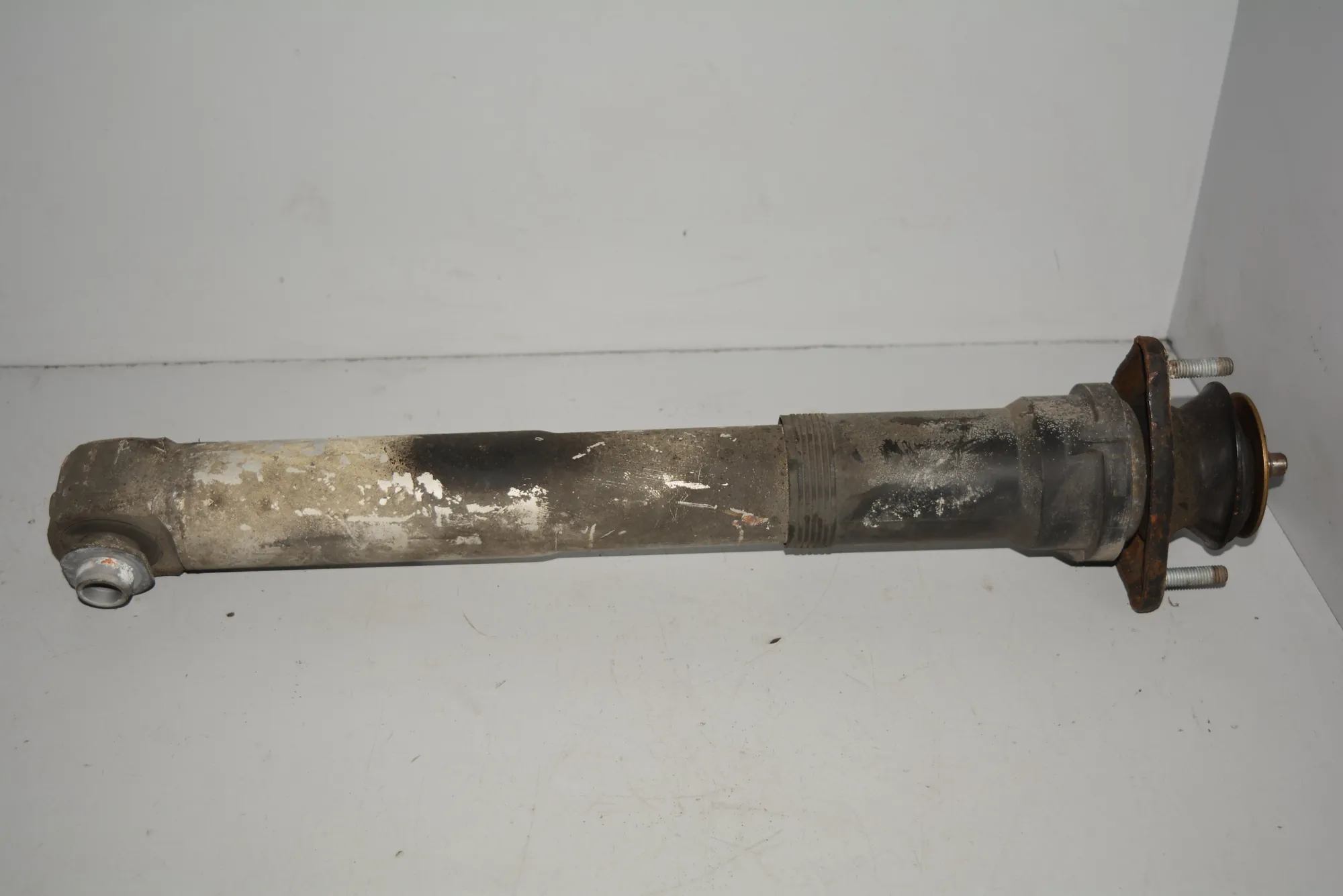 Rear Right Shock Absorber – OEM 1094046 · BMW 5 Touring (E39) 525 d 2003