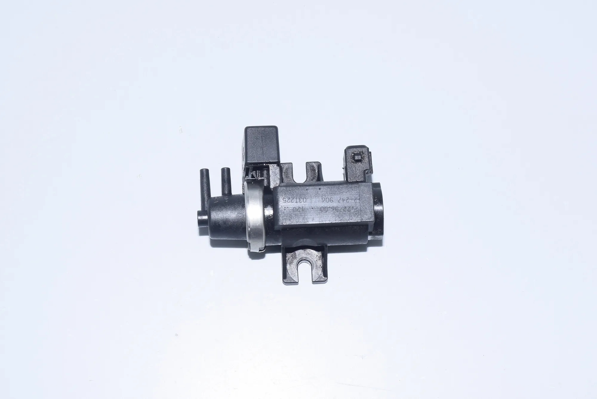Solenoid Valve – OEM 2247906 · BMW 5 Touring (E39) 525 d 2003