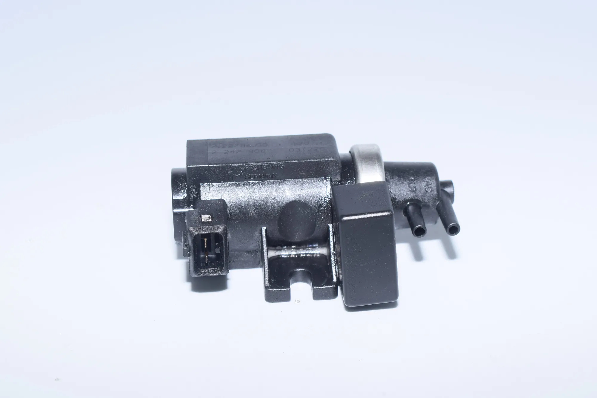 Solenoid Valve – OEM 2247906 · BMW 5 Touring (E39) 525 d 2003 – 3