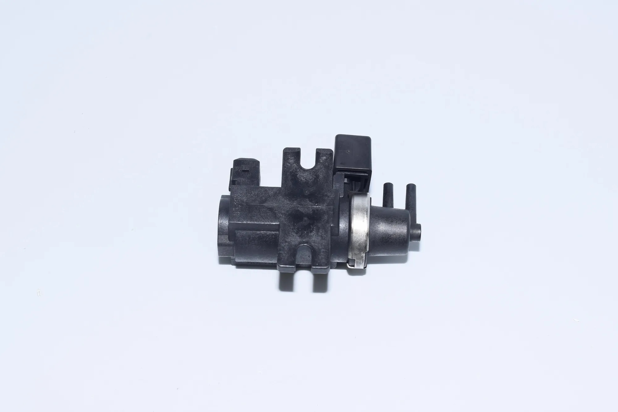 Solenoid Valve – OEM 2247906 · BMW 5 Touring (E39) 525 d 2003 – 2