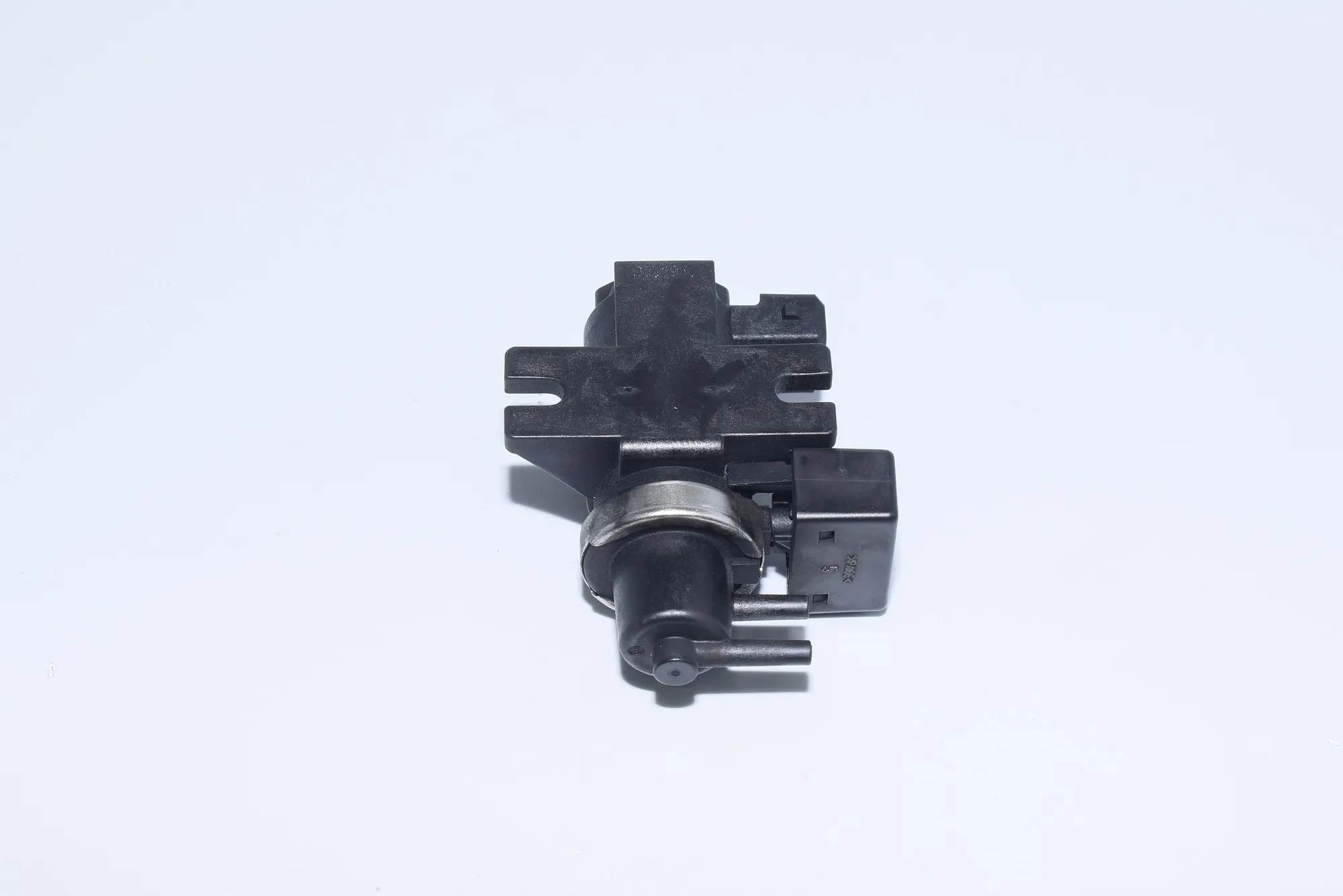 Solenoid Valve – OEM 2247906 · BMW 5 Touring (E39) 525 d 2003 – 6
