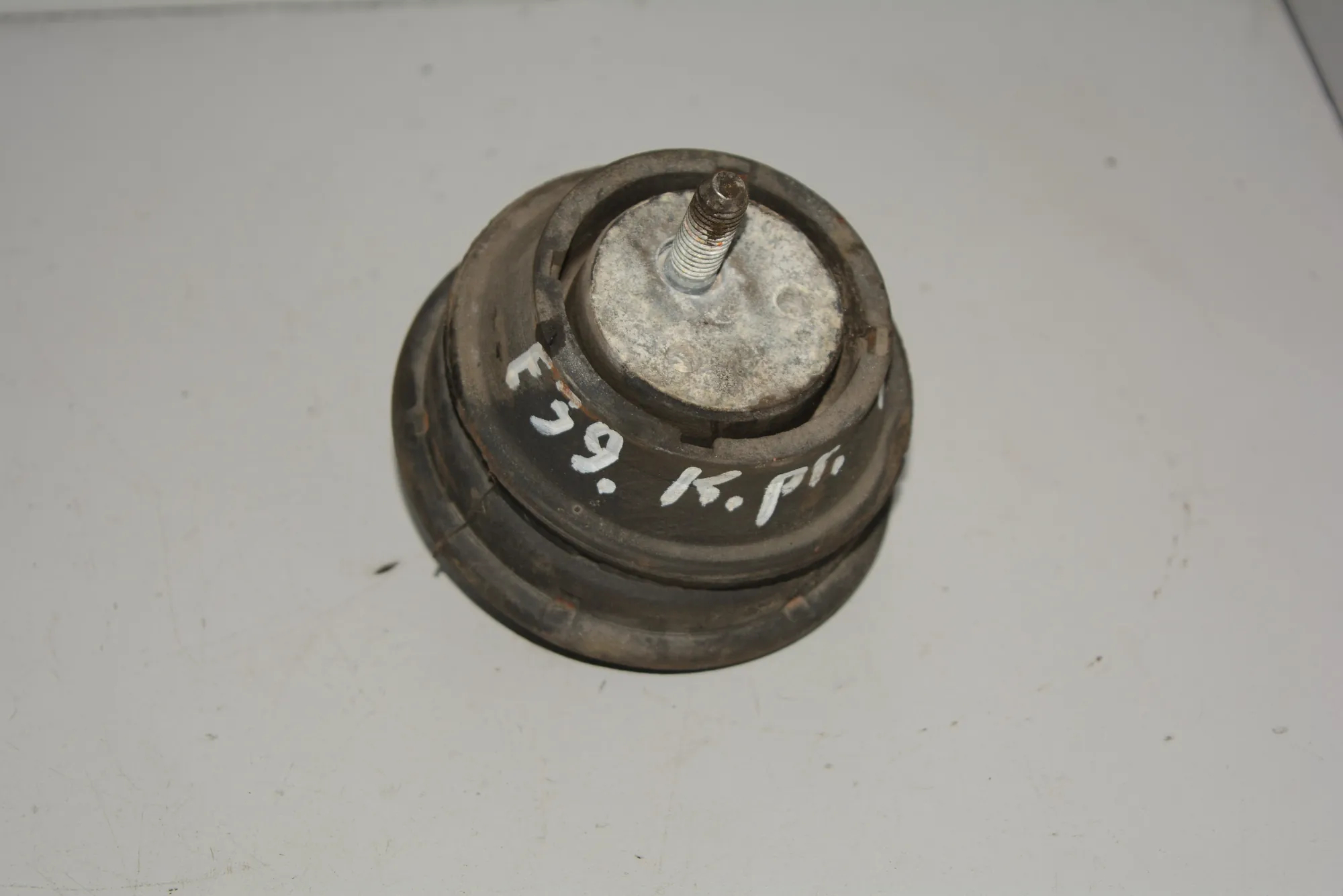 Left Side Engine Mount – OEM 6754608 · BMW 5 Touring (E39) 520 i 2002