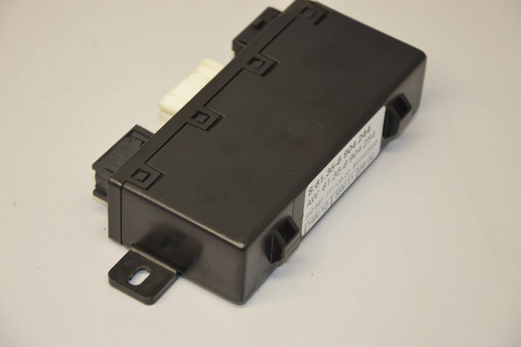 Other Control Units – OEM 6904244 · BMW 5 Touring (E39) 520 i 2002 – 2