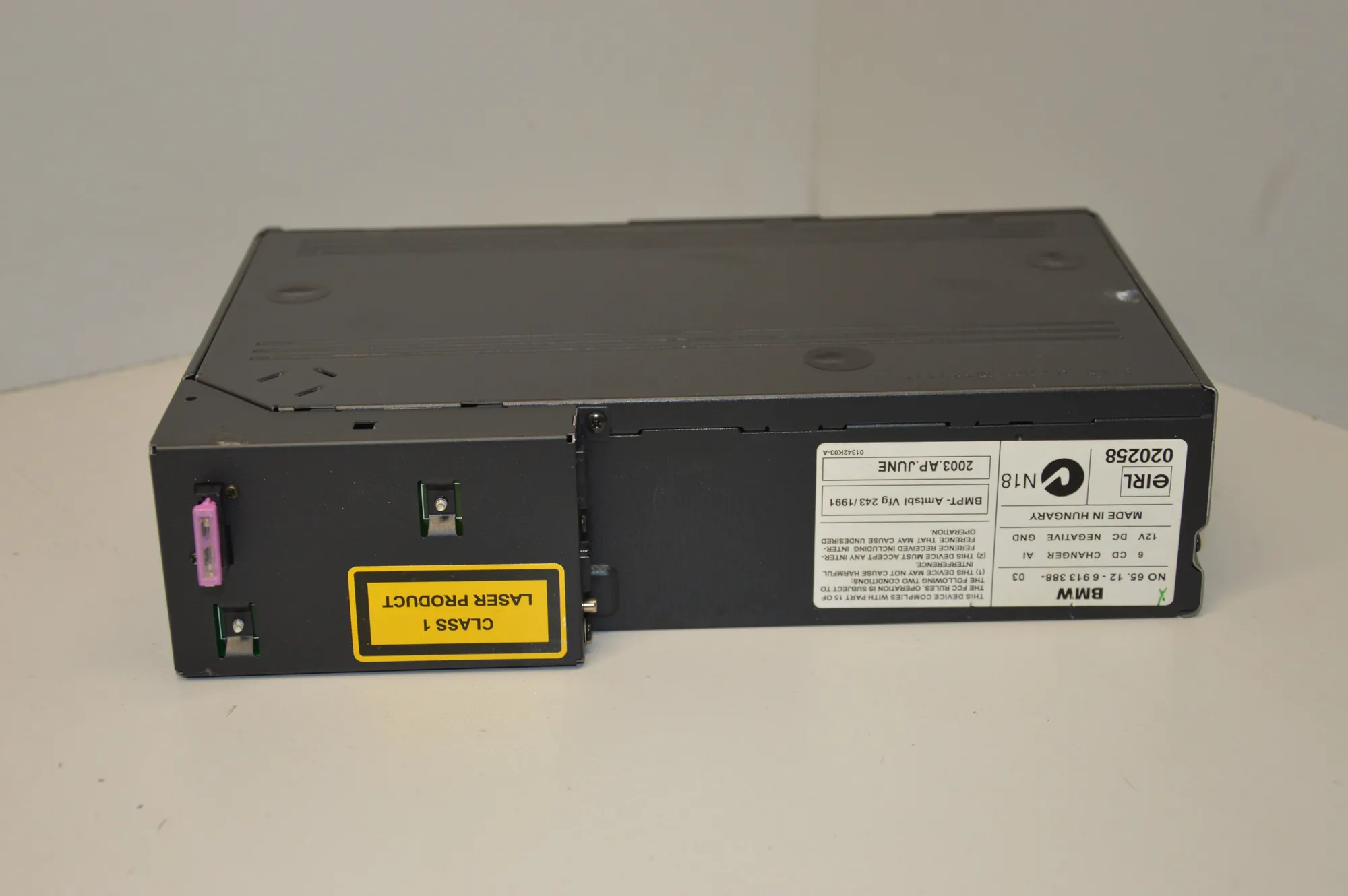 CD Changer – OEM 6913388 · BMW 5 Touring (E39) 520 i 2002 – 5