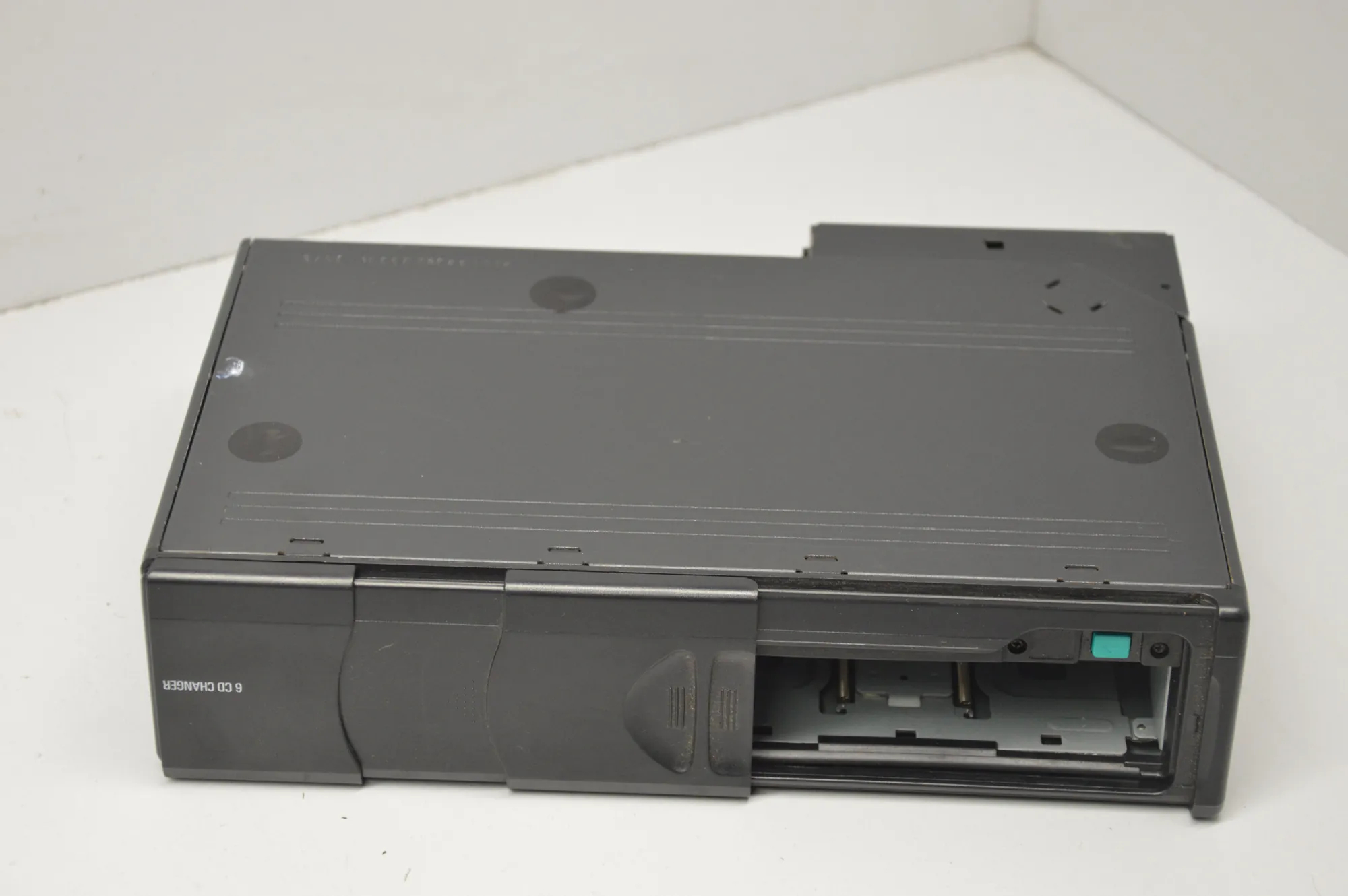 CD Changer – OEM 6913388 · BMW 5 Touring (E39) 520 i 2002