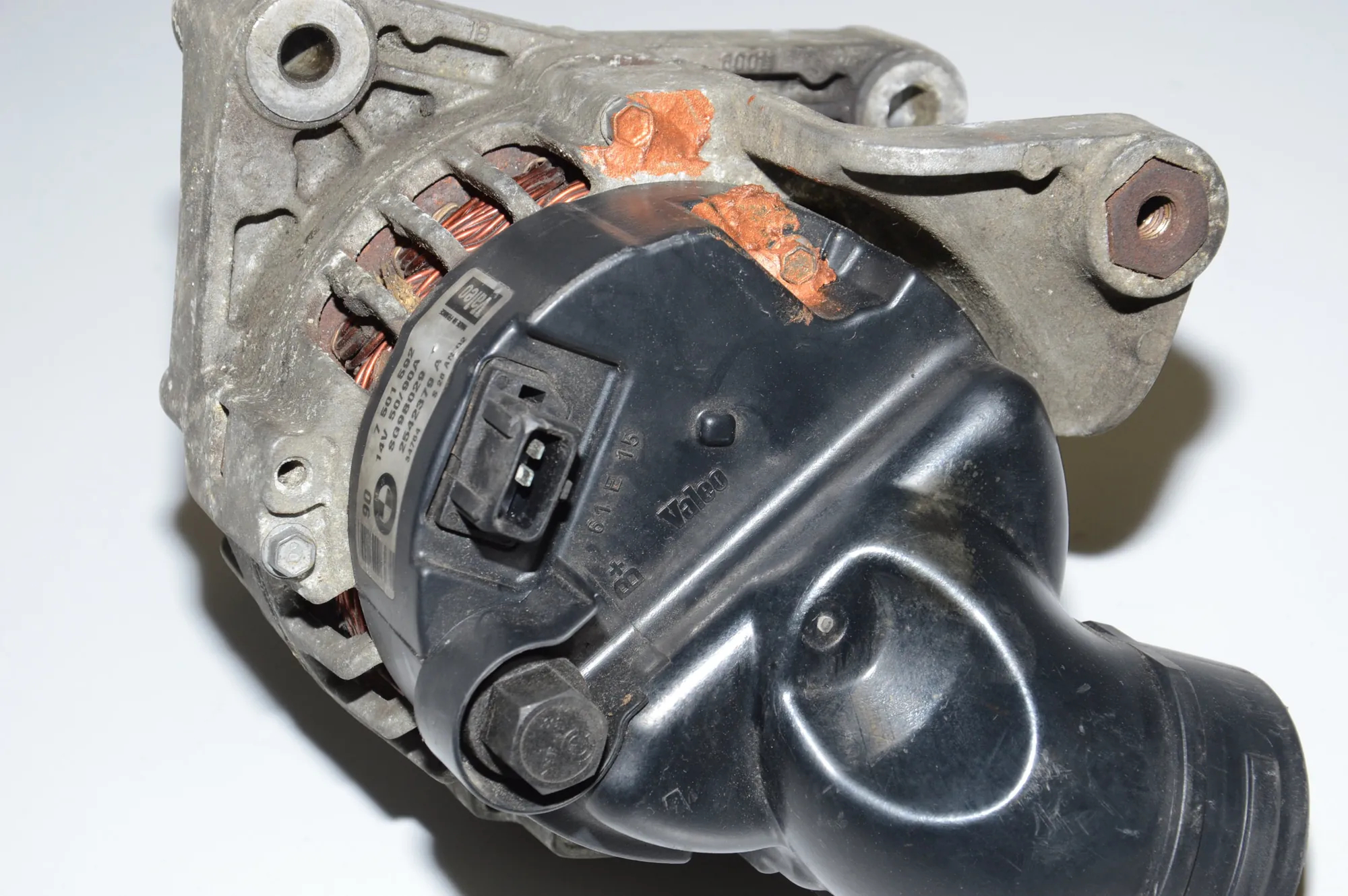 Alternator Generator – OEM 7501592 · BMW 5 Touring (E39) 520 i 2002 – 5