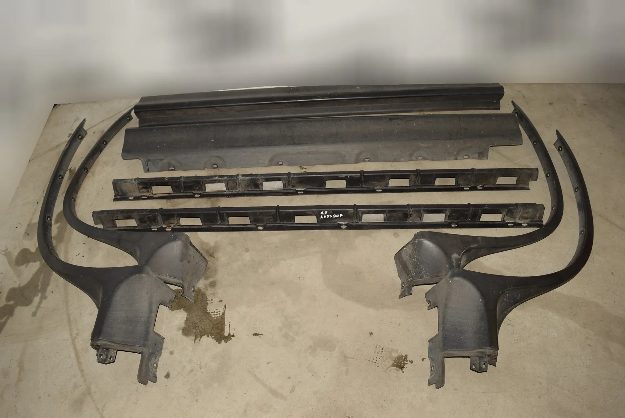 Sideskirt Kit – OEM 84087098408710840870584087068408708840870384087078408704 · BMW X5 (E53) 3.0 d 2003