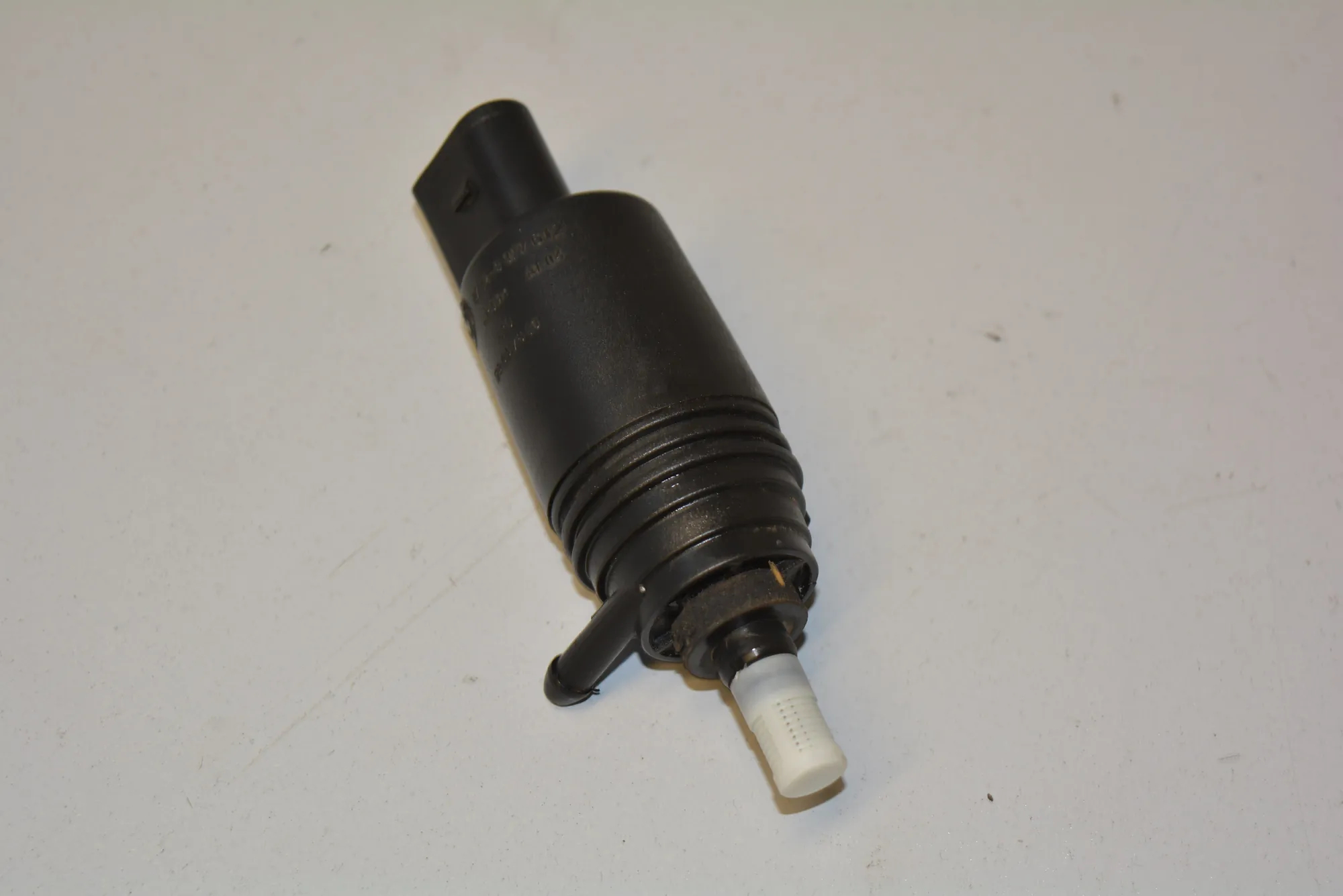 Washer Tank Motor – OEM 8377612 · BMW 5 Touring (E39) 530 d 2002 – 4