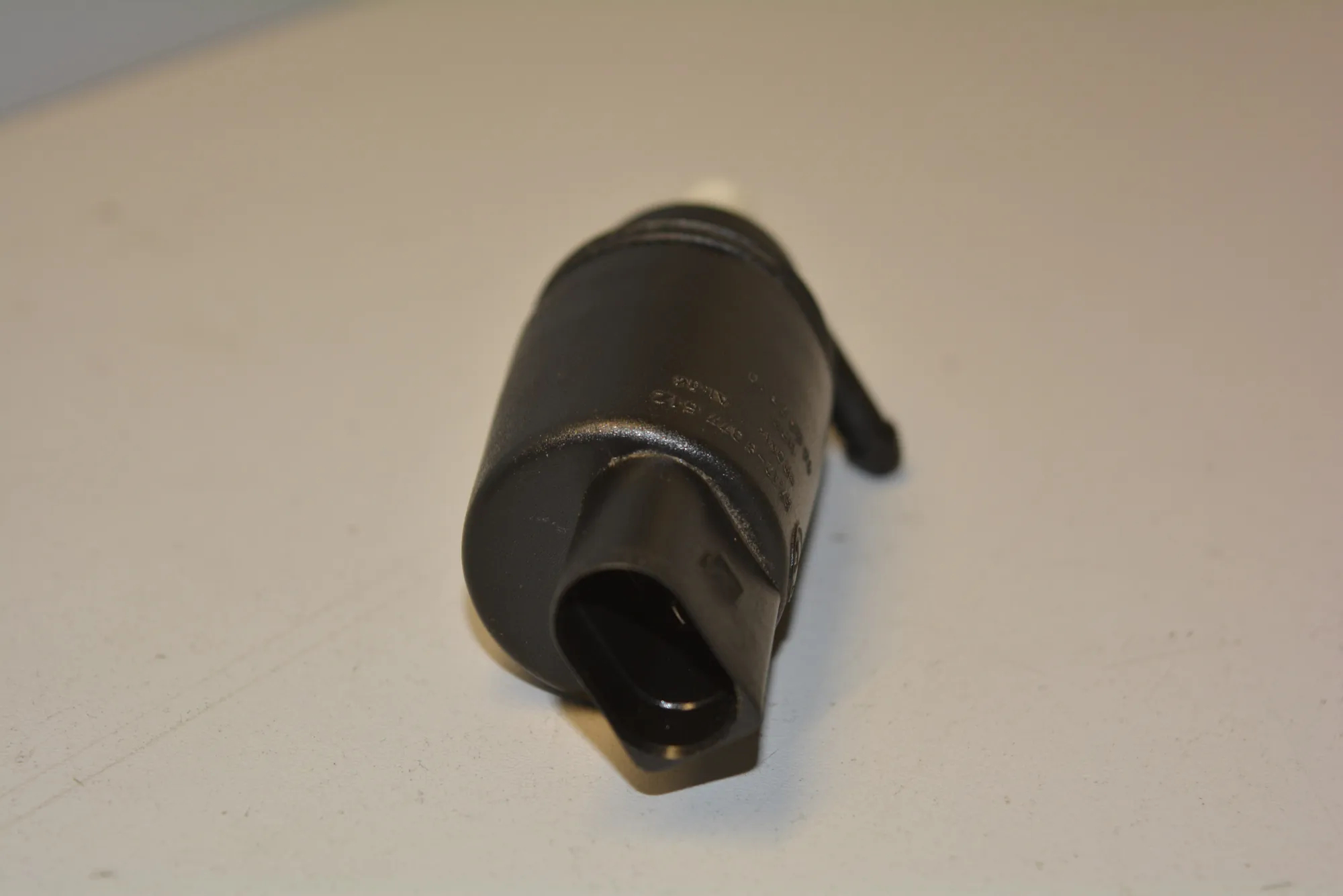 Washer Tank Motor – OEM 8377612 · BMW 5 Touring (E39) 530 d 2002 – 2