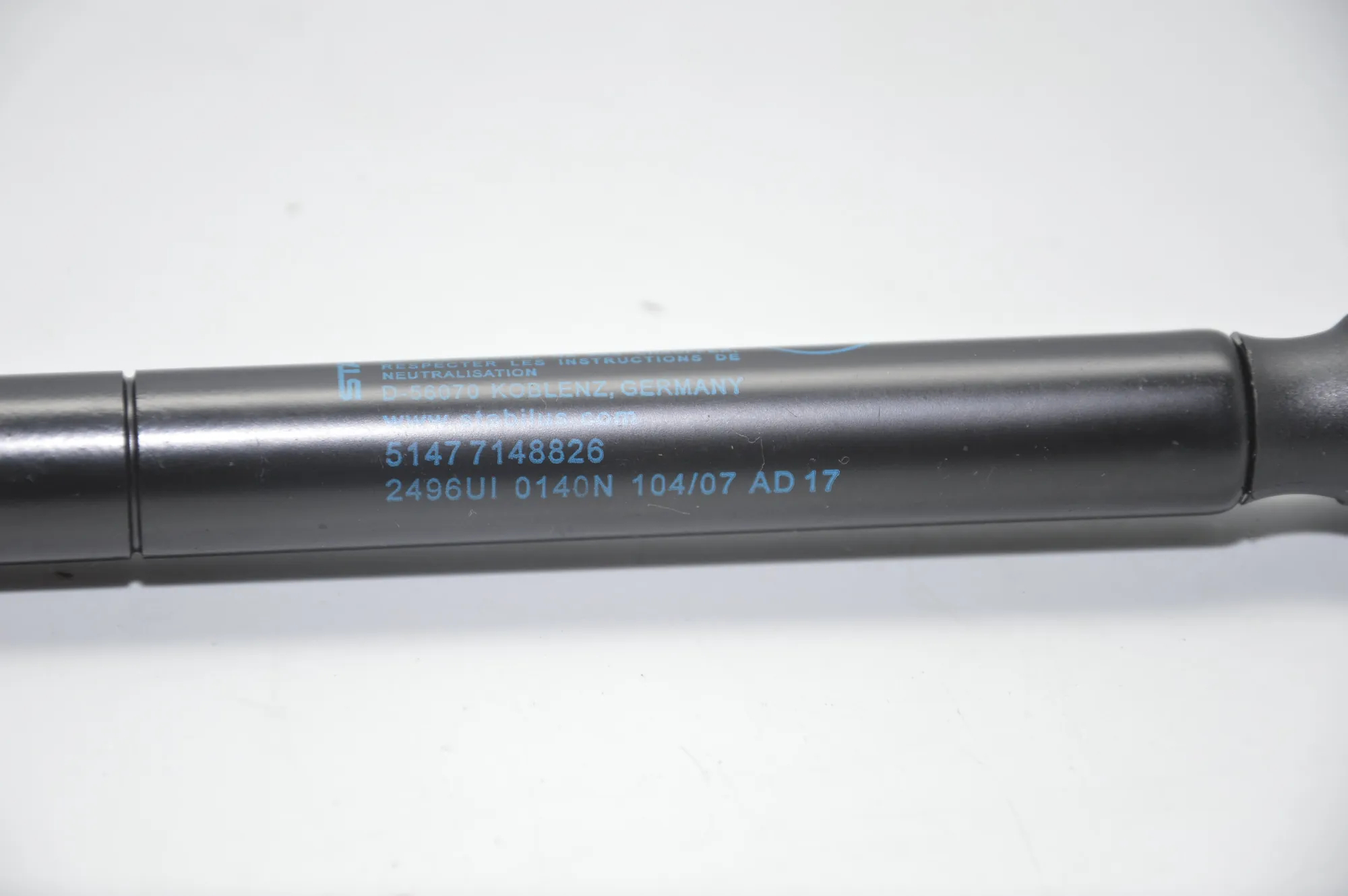 Left Side Tailgate Gas Strut – OEM 7148826 · BMW 5 Touring (E61) 545 i 2004 – 5