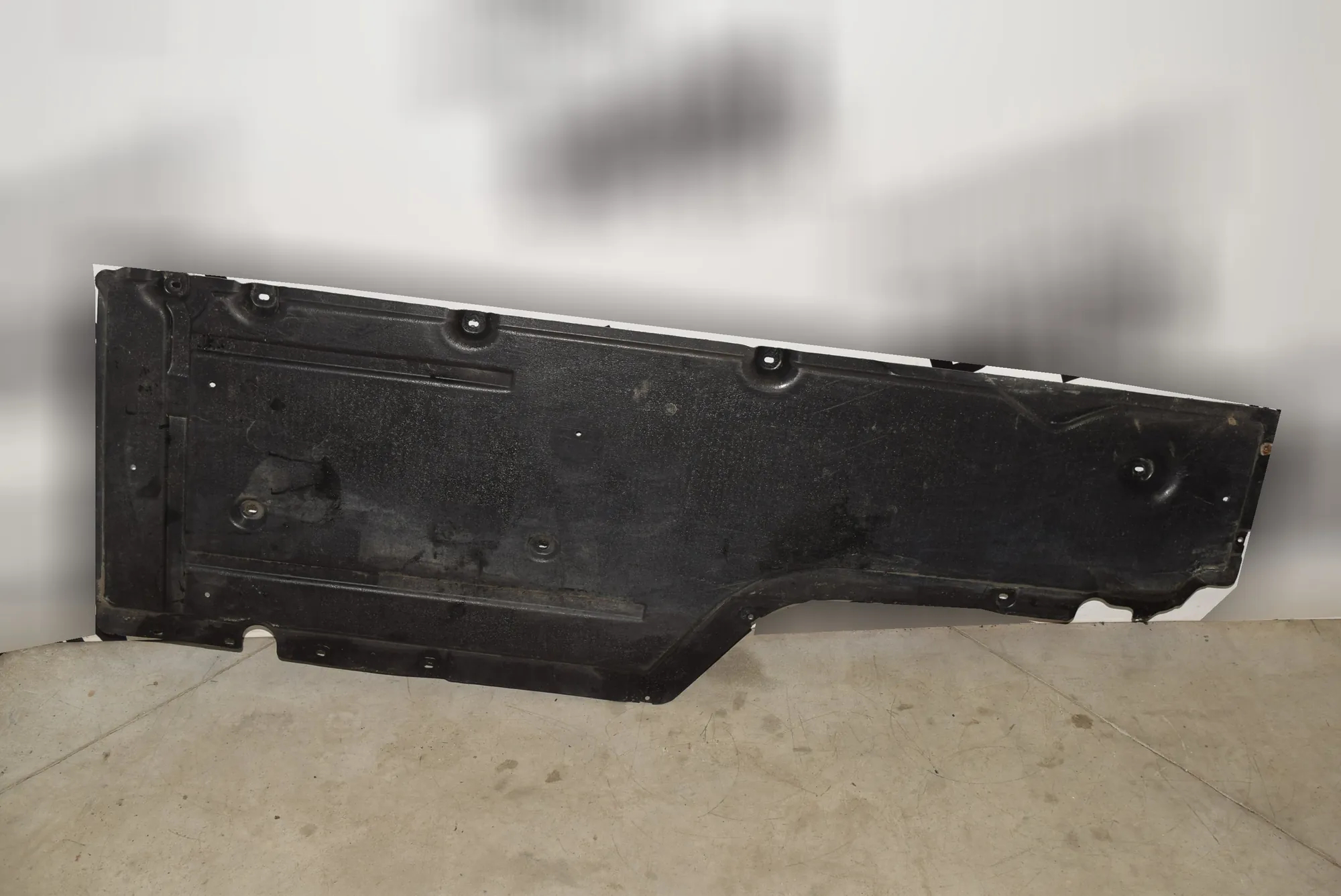 Right Side Underbody Cover – OEM 7009726 · BMW 5 Touring (E61) 545 i 2004 – 2