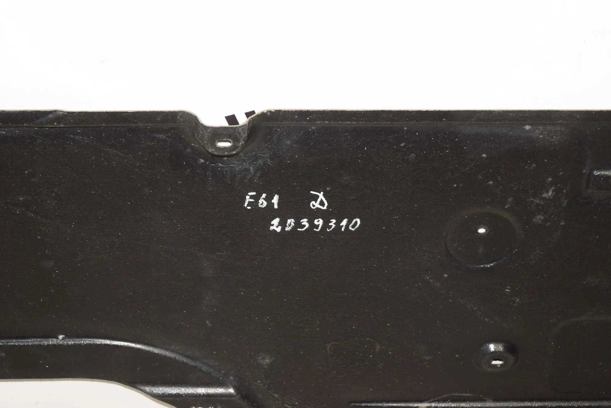 Right Side Underbody Cover – OEM 7009726 · BMW 5 Touring (E61) 545 i 2004