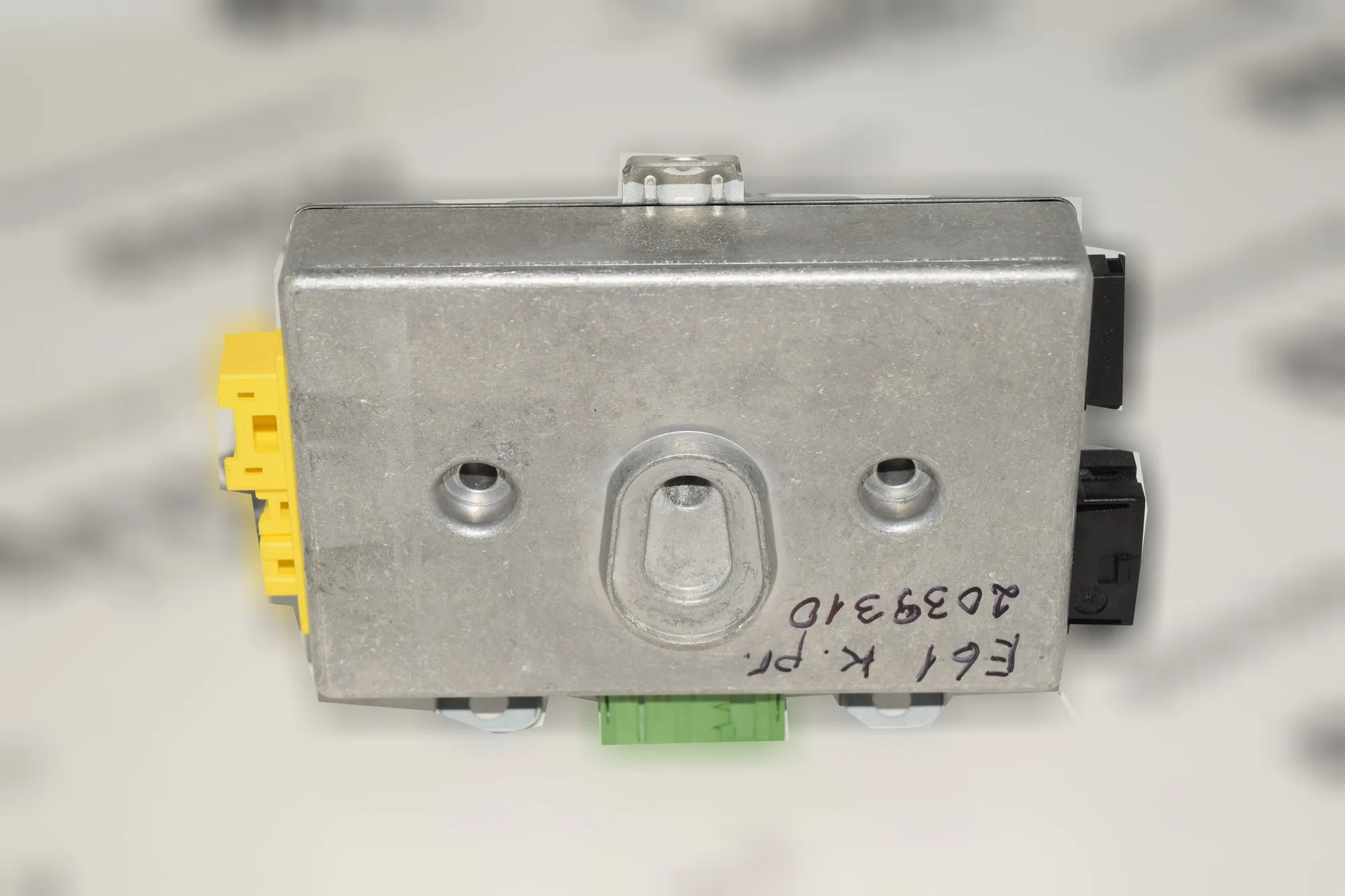 SRS Control Unit – OEM 6952984 · BMW 5 Touring (E61) 545 i 2004 – 5