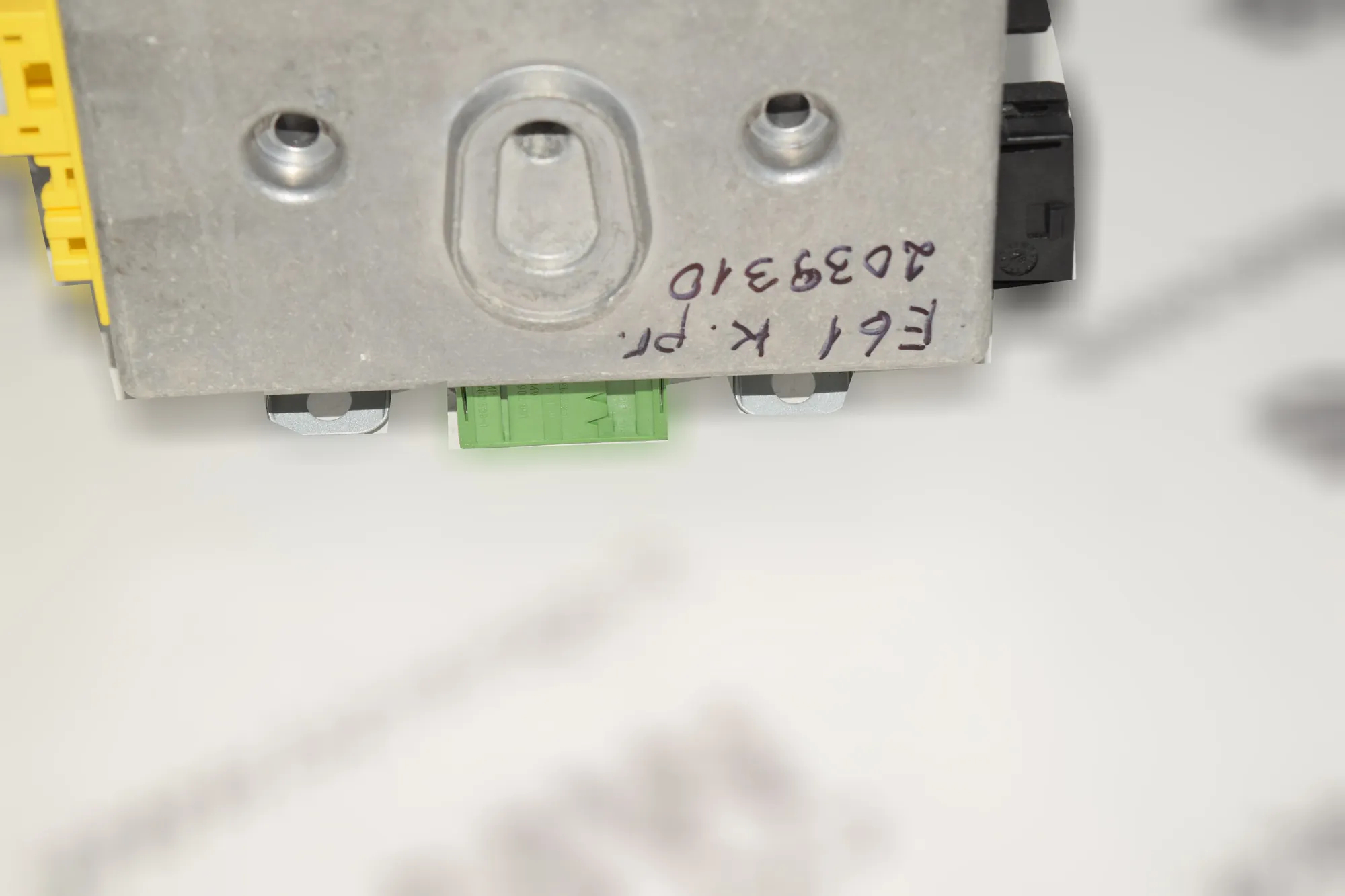 SRS Control Unit – OEM 6952984 · BMW 5 Touring (E61) 545 i 2004 – 4