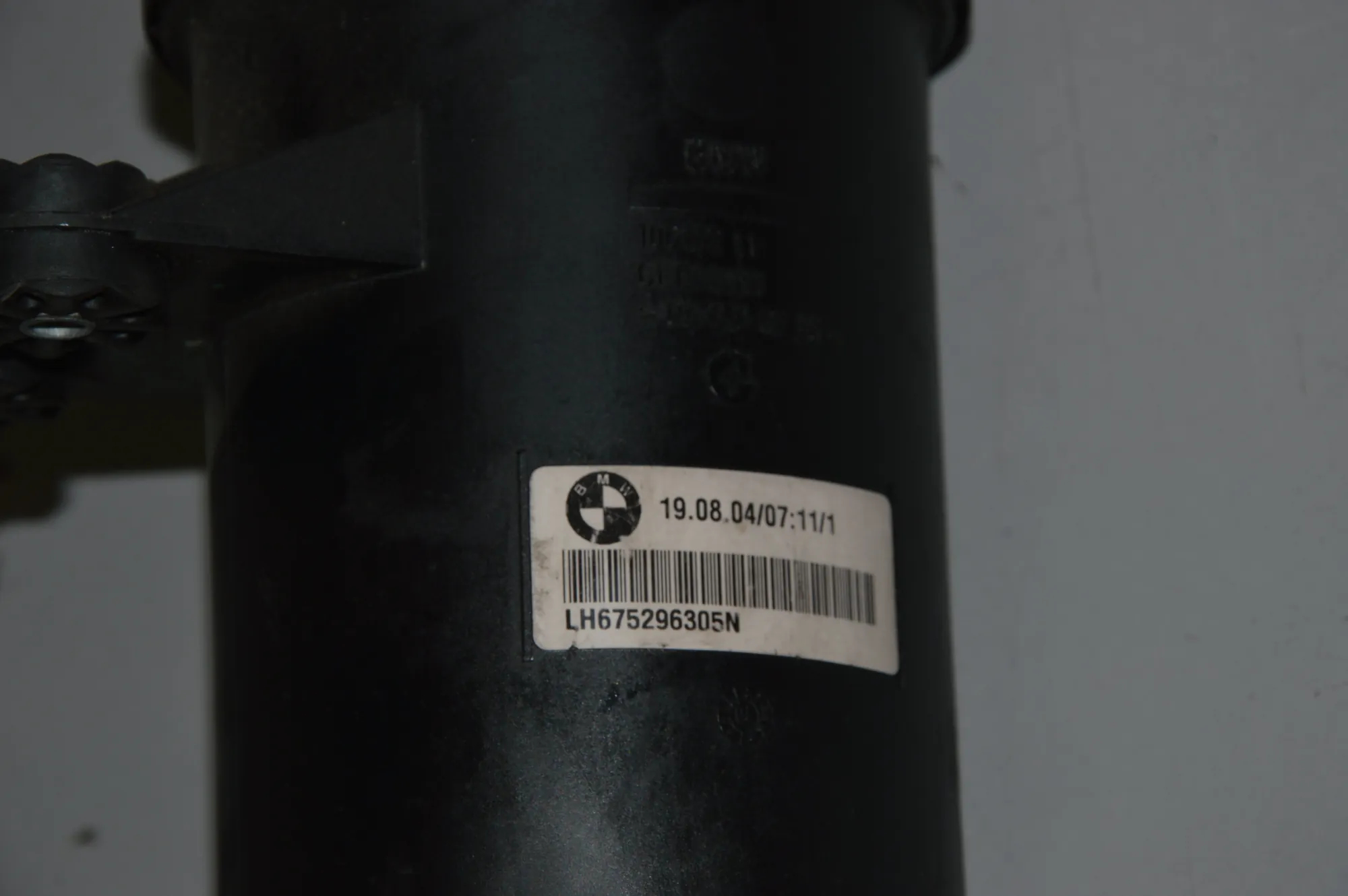 Power Steering Pump Tank – OEM 6752963 · BMW 5 Touring (E61) 545 i 2004 – 4
