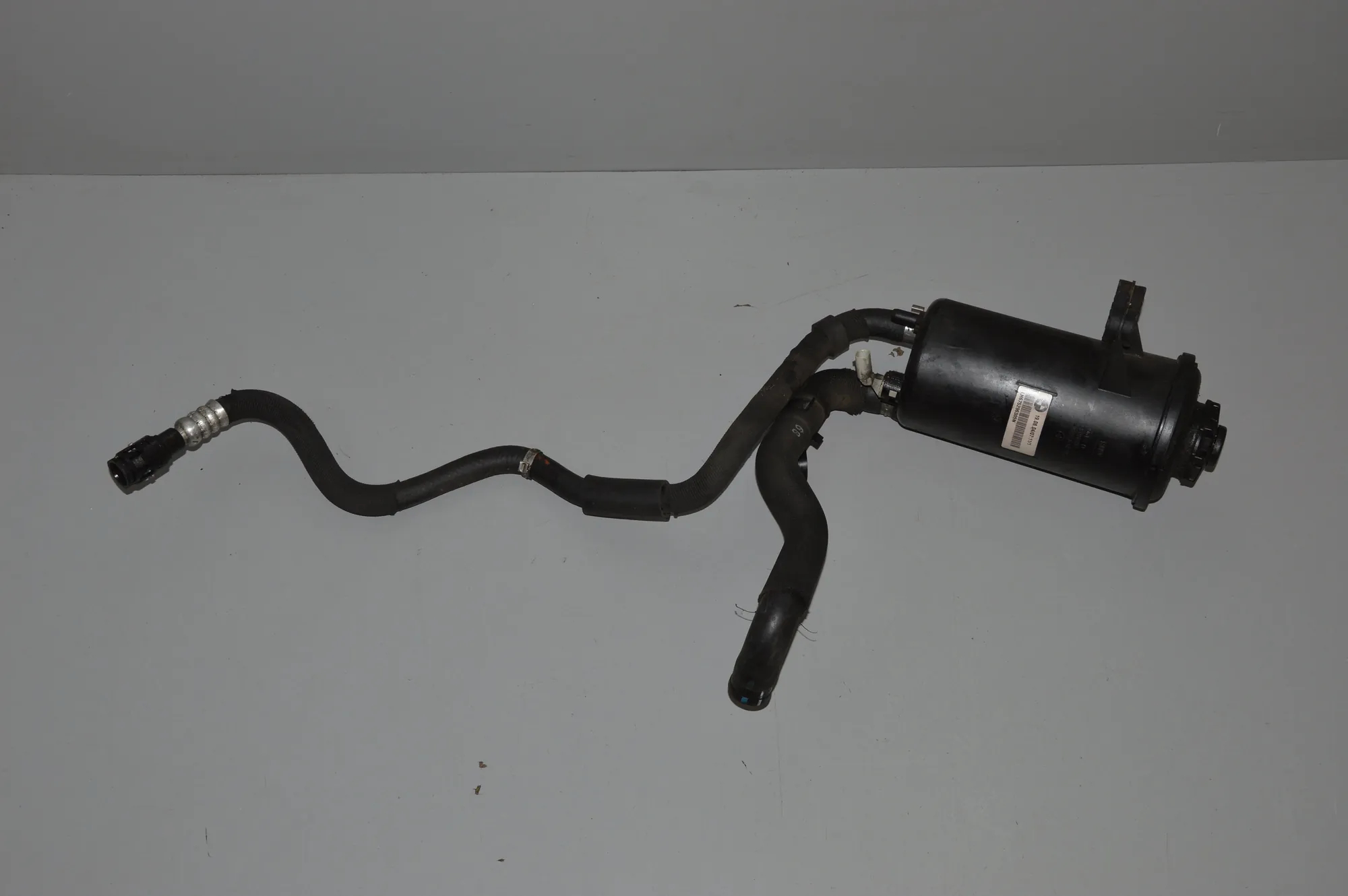 Power Steering Pump Tank – OEM 6752963 · BMW 5 Touring (E61) 545 i 2004 – 5