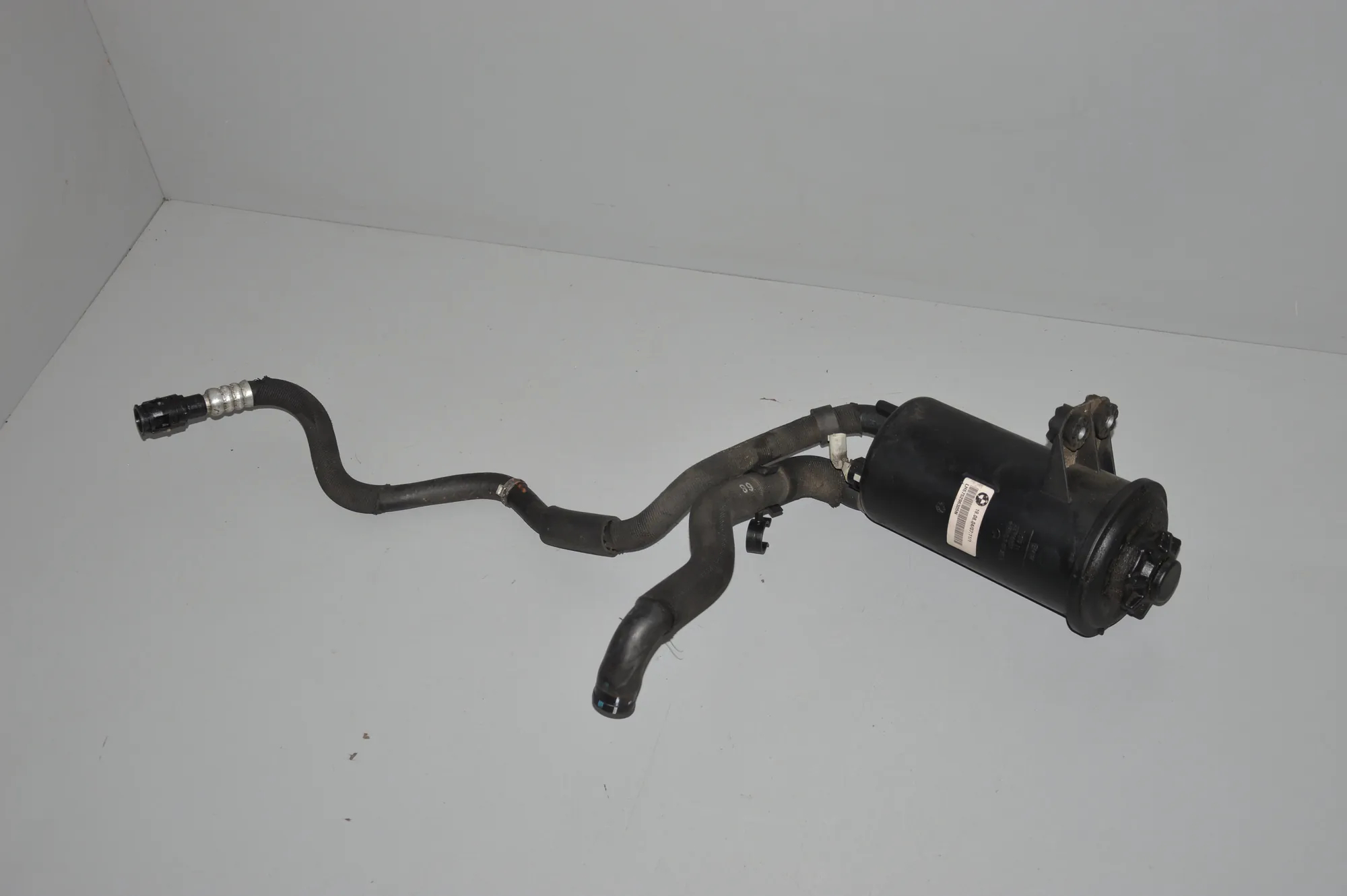 Power Steering Pump Tank – OEM 6752963 · BMW 5 Touring (E61) 545 i 2004