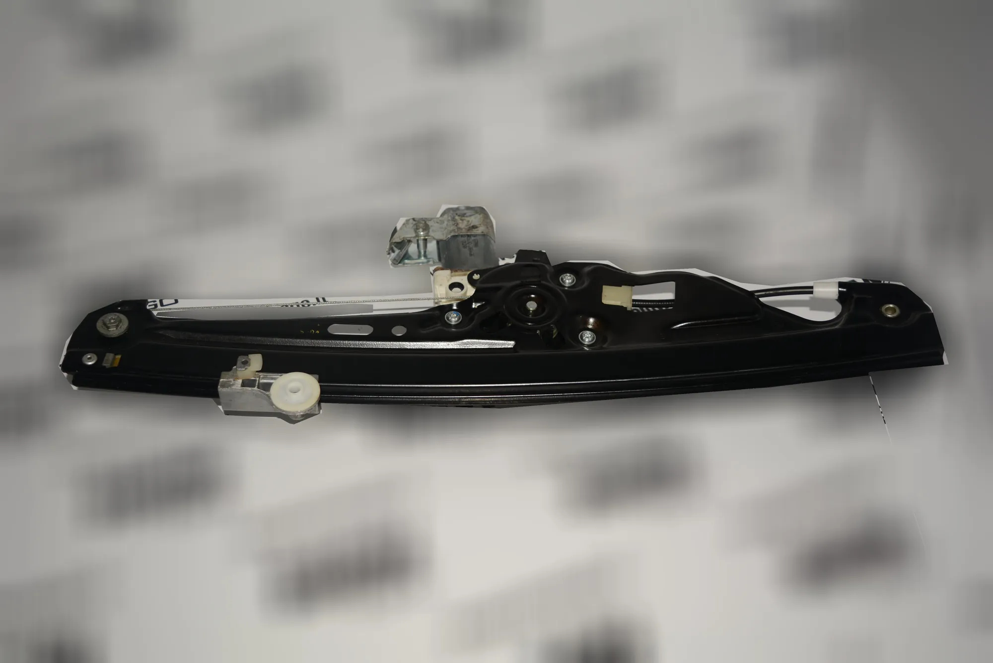 Rear Right Door Window Regulator – OEM 70343887075674 · BMW 5 Touring (E61) 545 i 2004