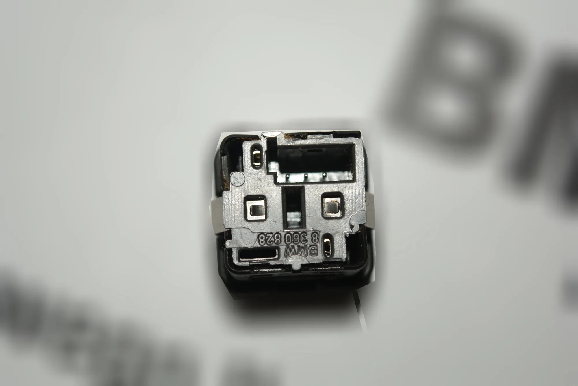 Other Control Units – OEM 8360828 · BMW 5 (E39) 520 i 2003 – 2
