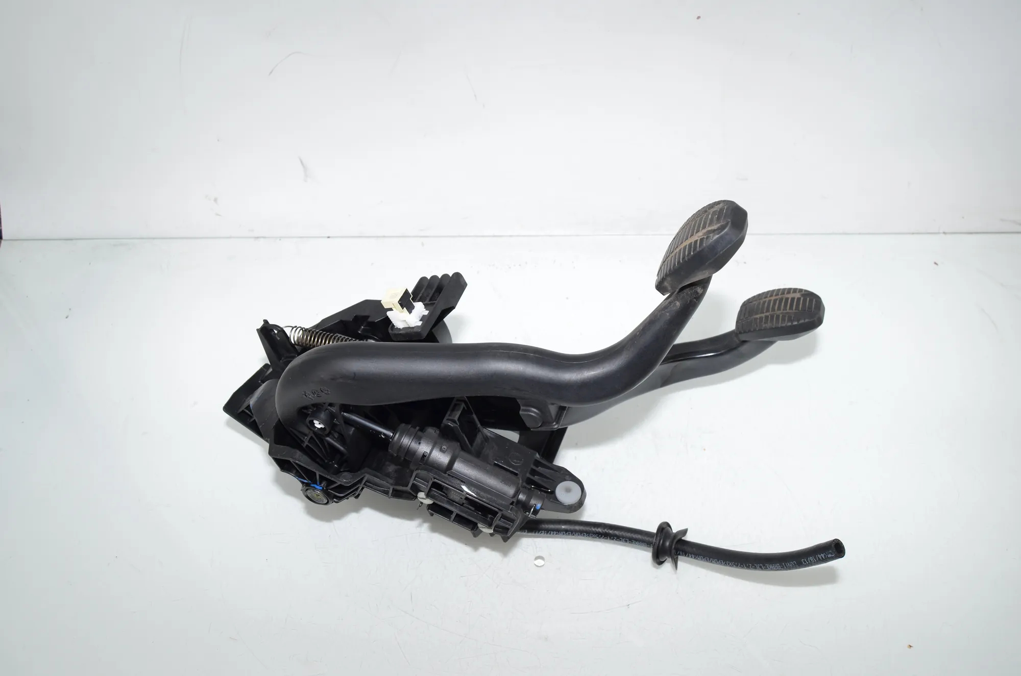 Brake Pedal – OEM 6870847 · BMW 2 Gran Tourer (F46) 216 i 2018 – 3