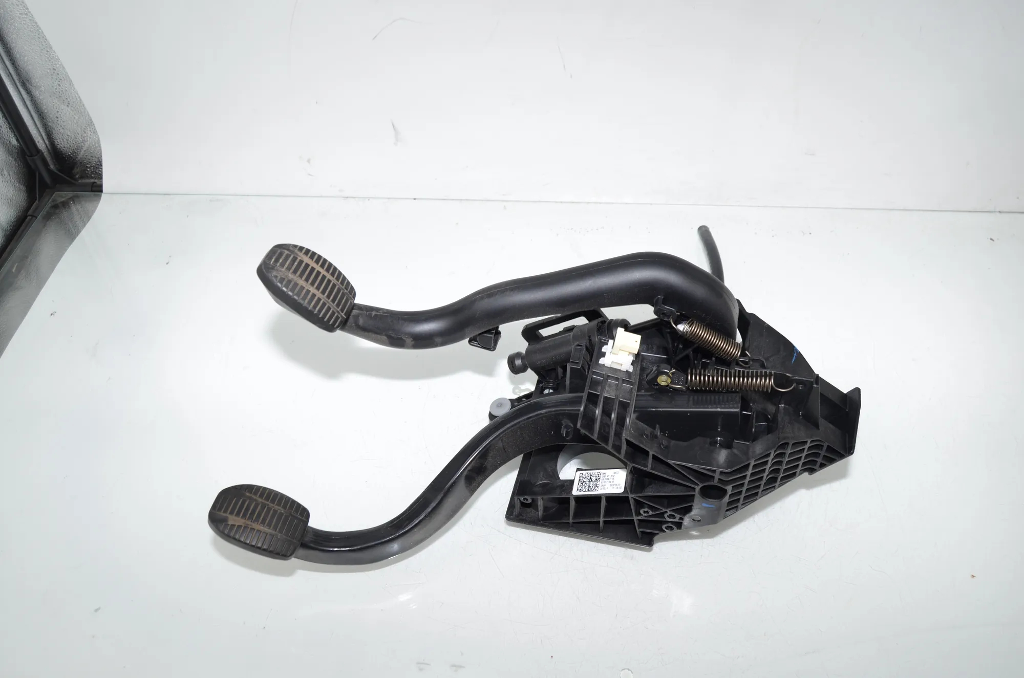 Brake Pedal – OEM 6870847 · BMW 2 Gran Tourer (F46) 216 i 2018
