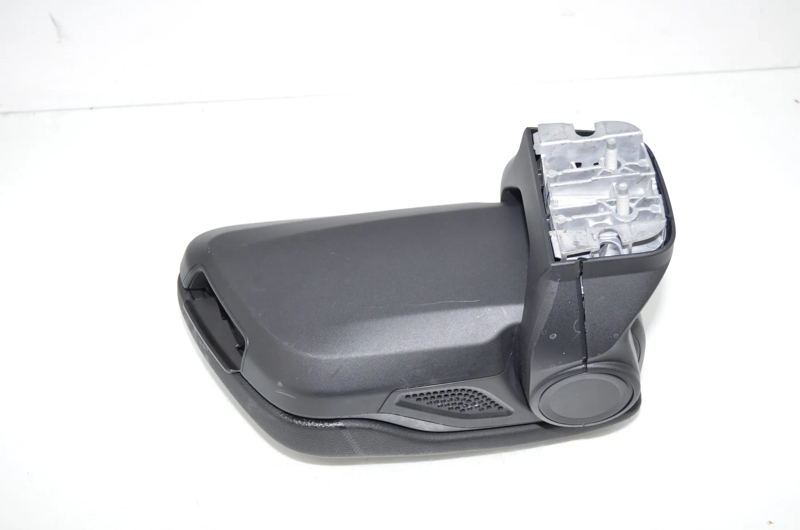 Armrest – OEM 9317565 · BMW 2 Gran Tourer (F46) 216 i 2018 – 4
