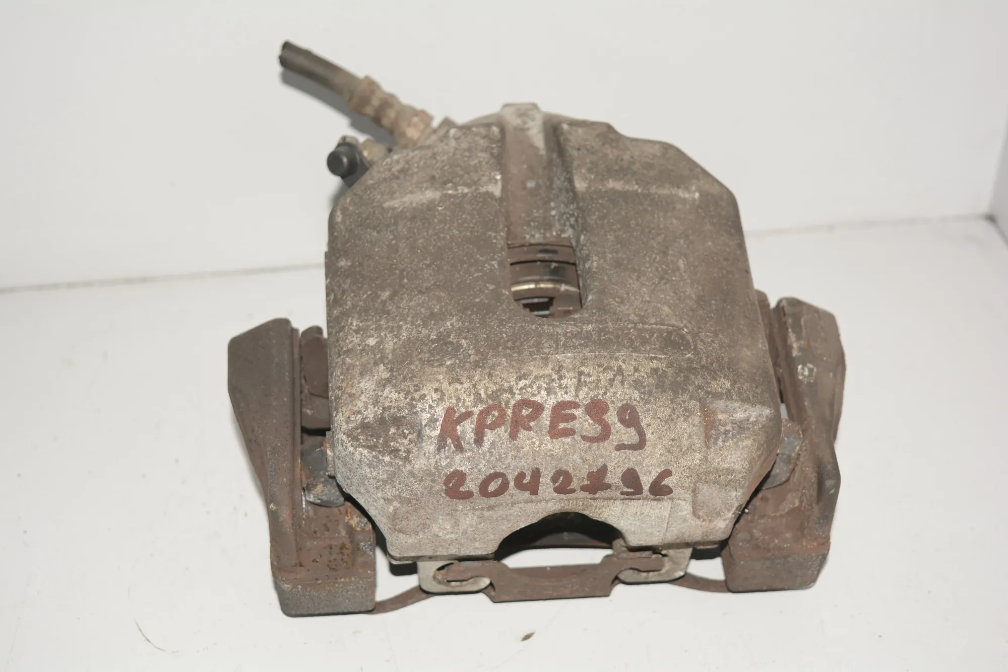 Front Left Brake Caliper · BMW 5 (E39) 520 i 2003
