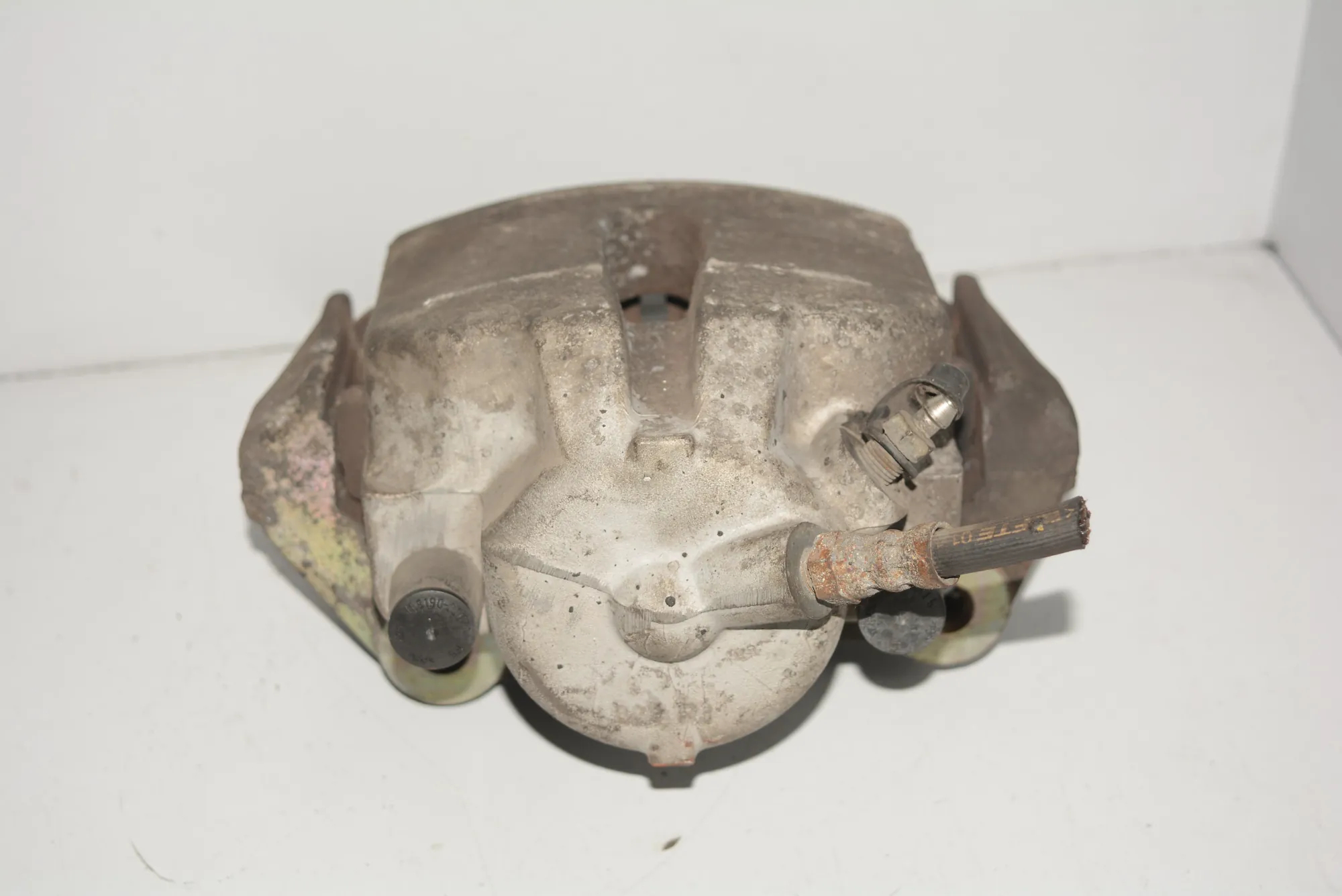 Front Left Brake Caliper · BMW 5 (E39) 520 i 2003 – 2