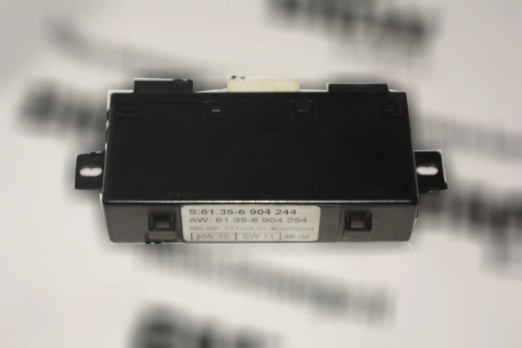 Front Left Door Control Unit – OEM 6904244 · BMW 5 (E39) 520 i 2003 – 3