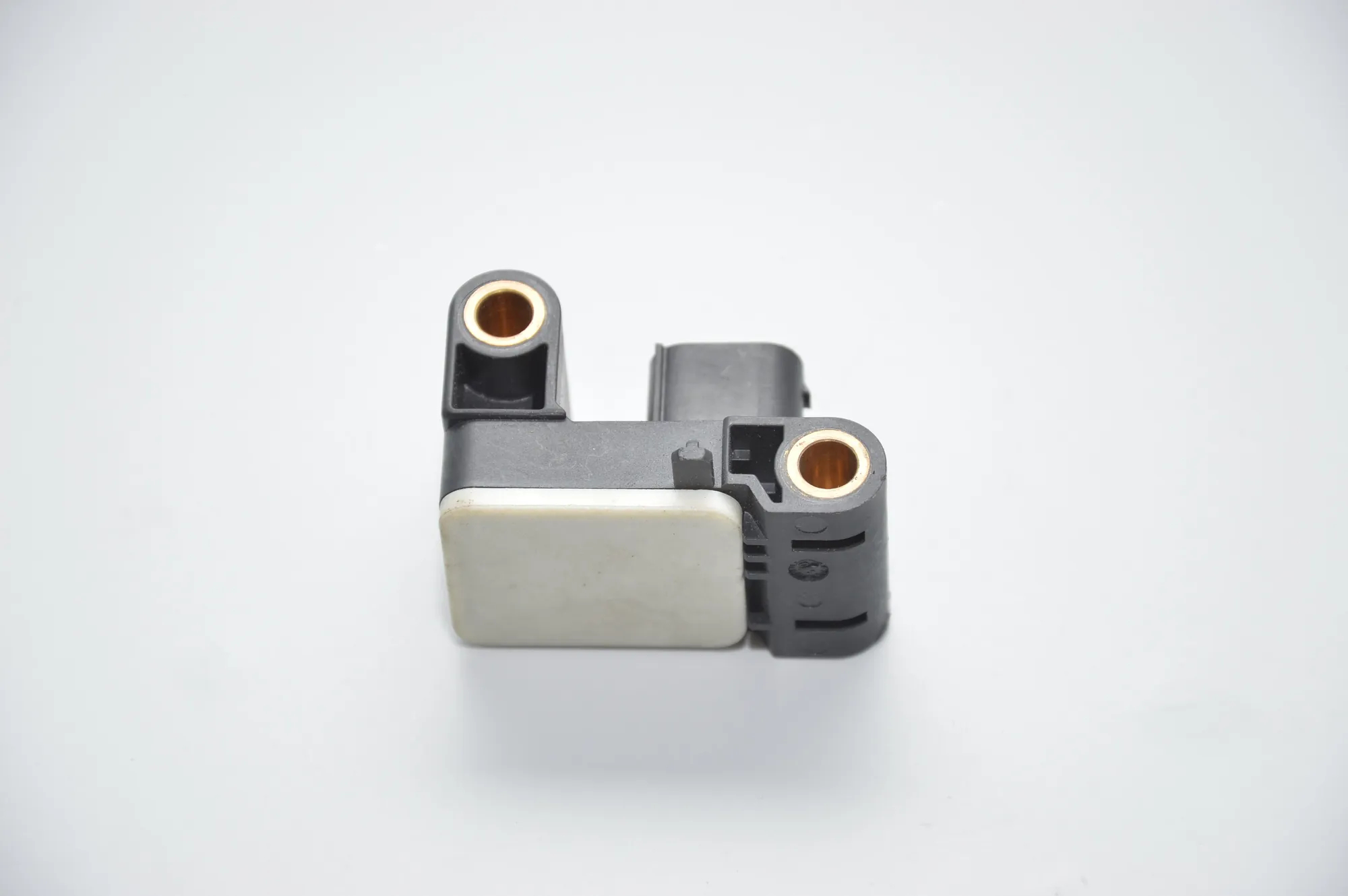 Front Left Impact Sensor – OEM 6956485 · BMW 3 Coupe (E92) 330 d 2006 – 4