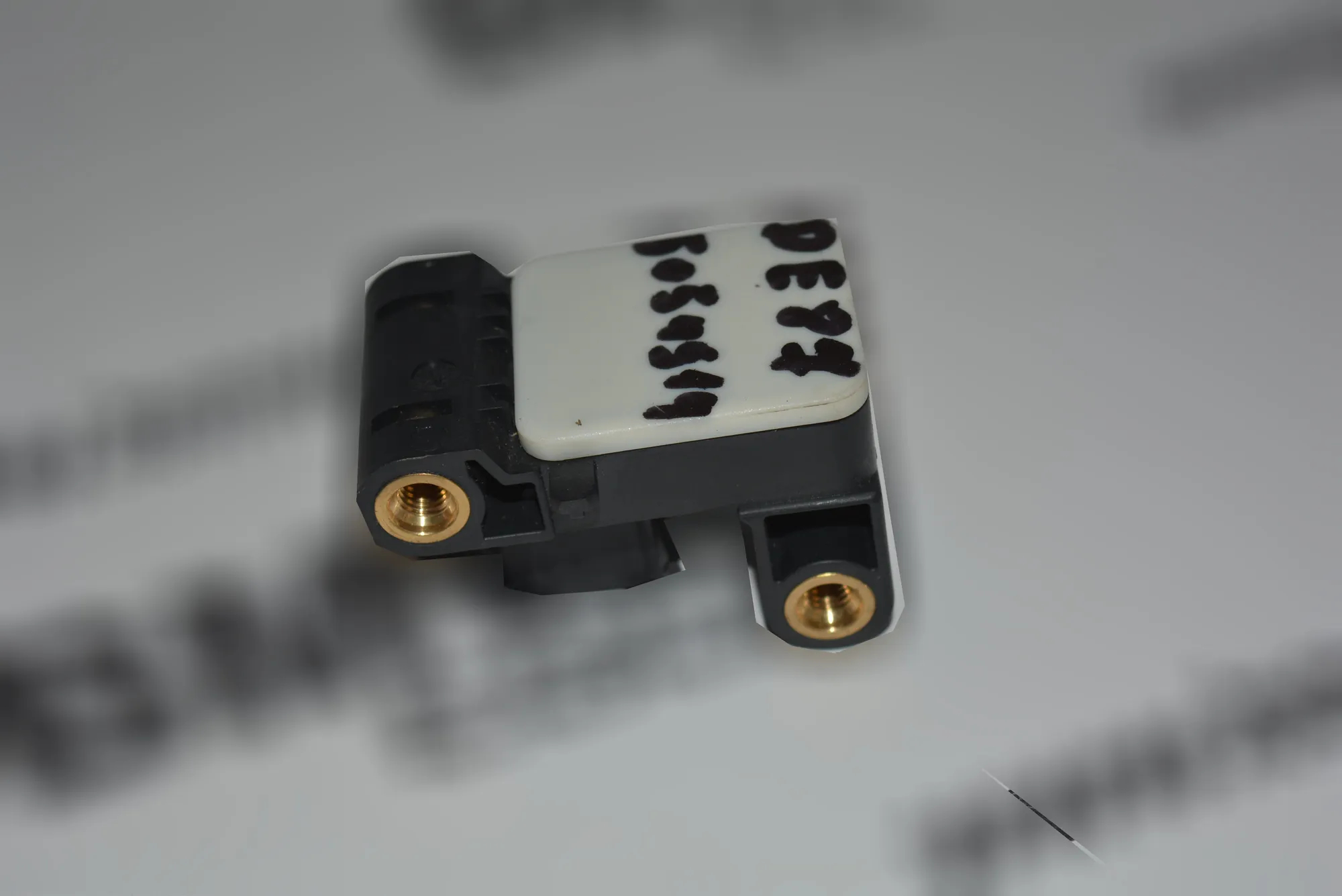 Front Right Impact Sensor – OEM 6911003 · BMW 1 (E87) BMW 1 (E87) 118 d 2008 – 2