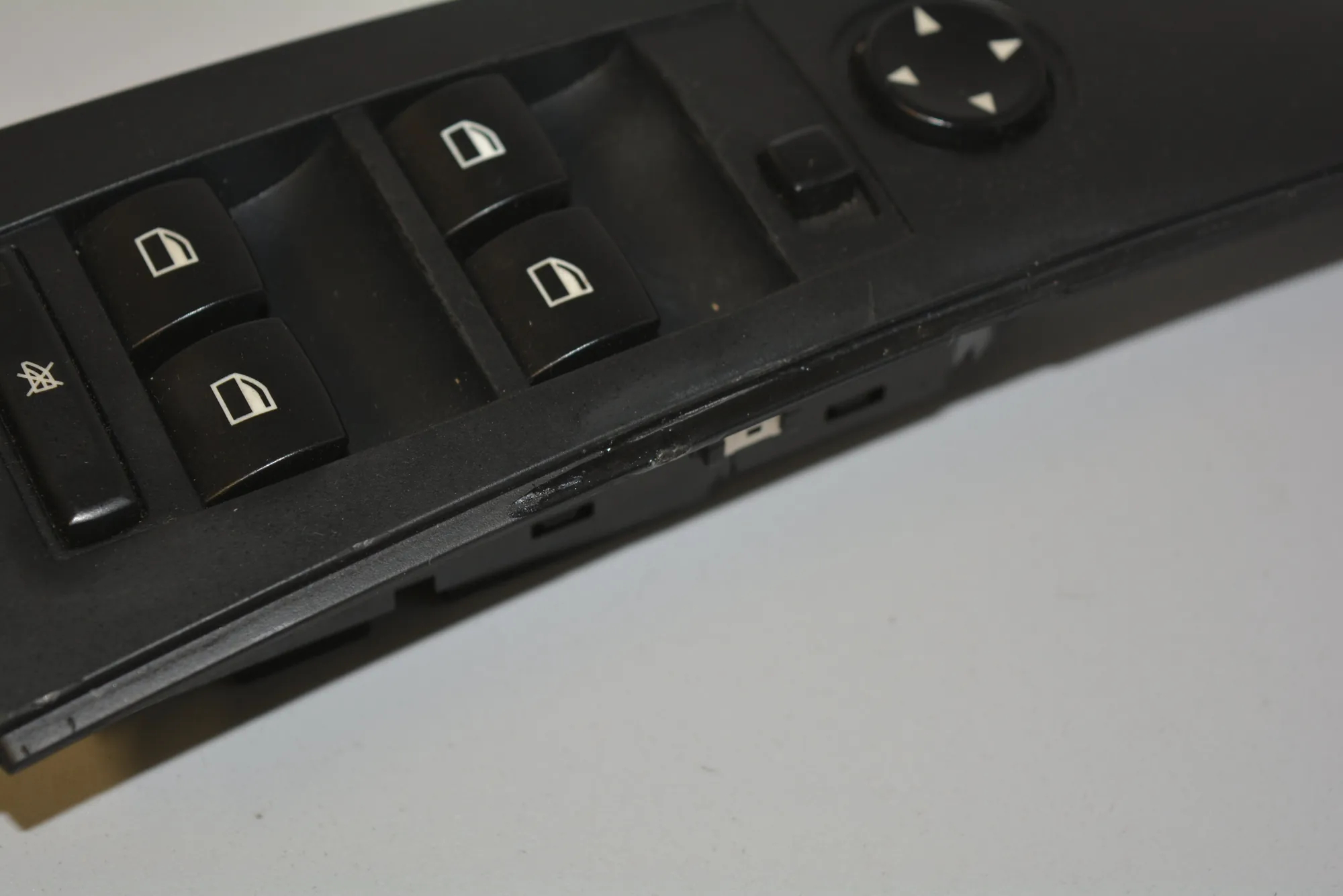 Front Left Door Window Switch – OEM 6943241 · BMW 5 Touring (E61) BMW 5 Touring (E61) 2005 – 4