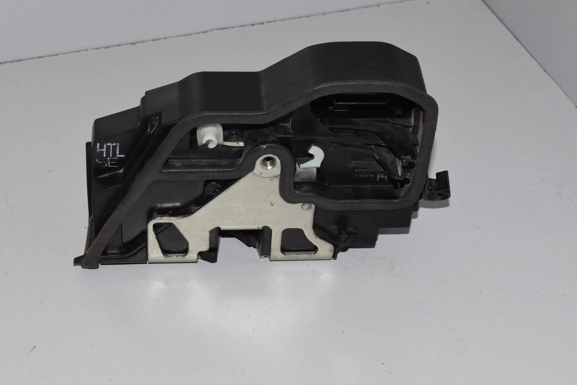 Rear Left Door Lock – OEM 7202147 · BMW X6 (E71, E72) BMW X6 (E71, E72) 2009 – 4