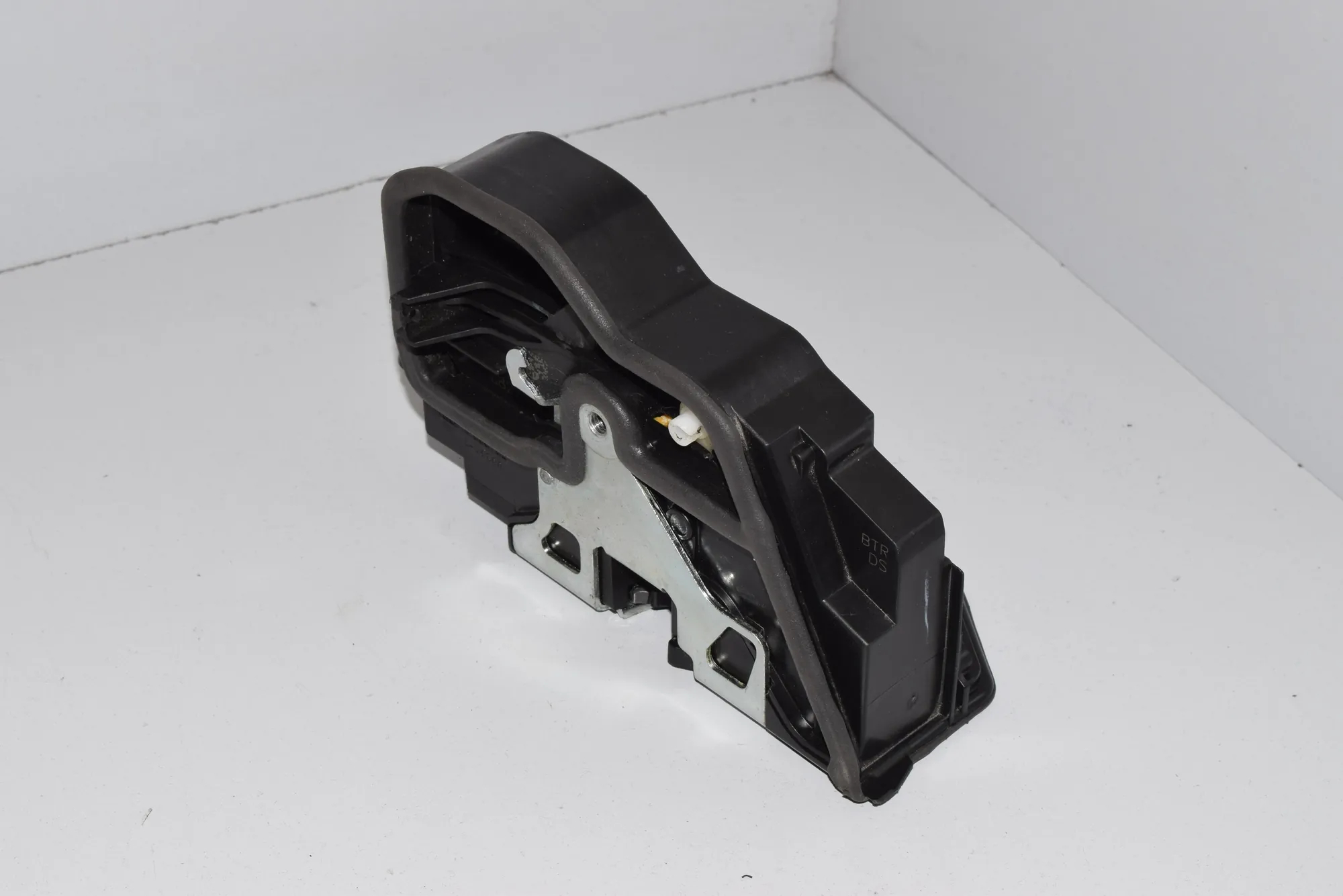 Front Right Door Lock – OEM 7276682 · BMW X6 (E71, E72) BMW X6 (E71, E72) 2009 – 3