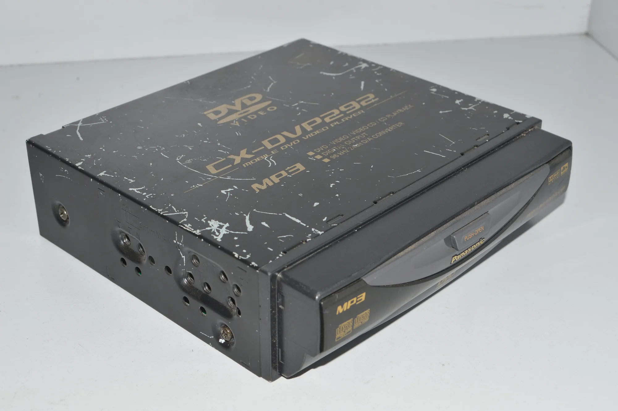 Music Radio CD Player Head Unit – OEM CX-DVP292 · BMW 5 (E39) BMW 5 (E39) 1995 – 4